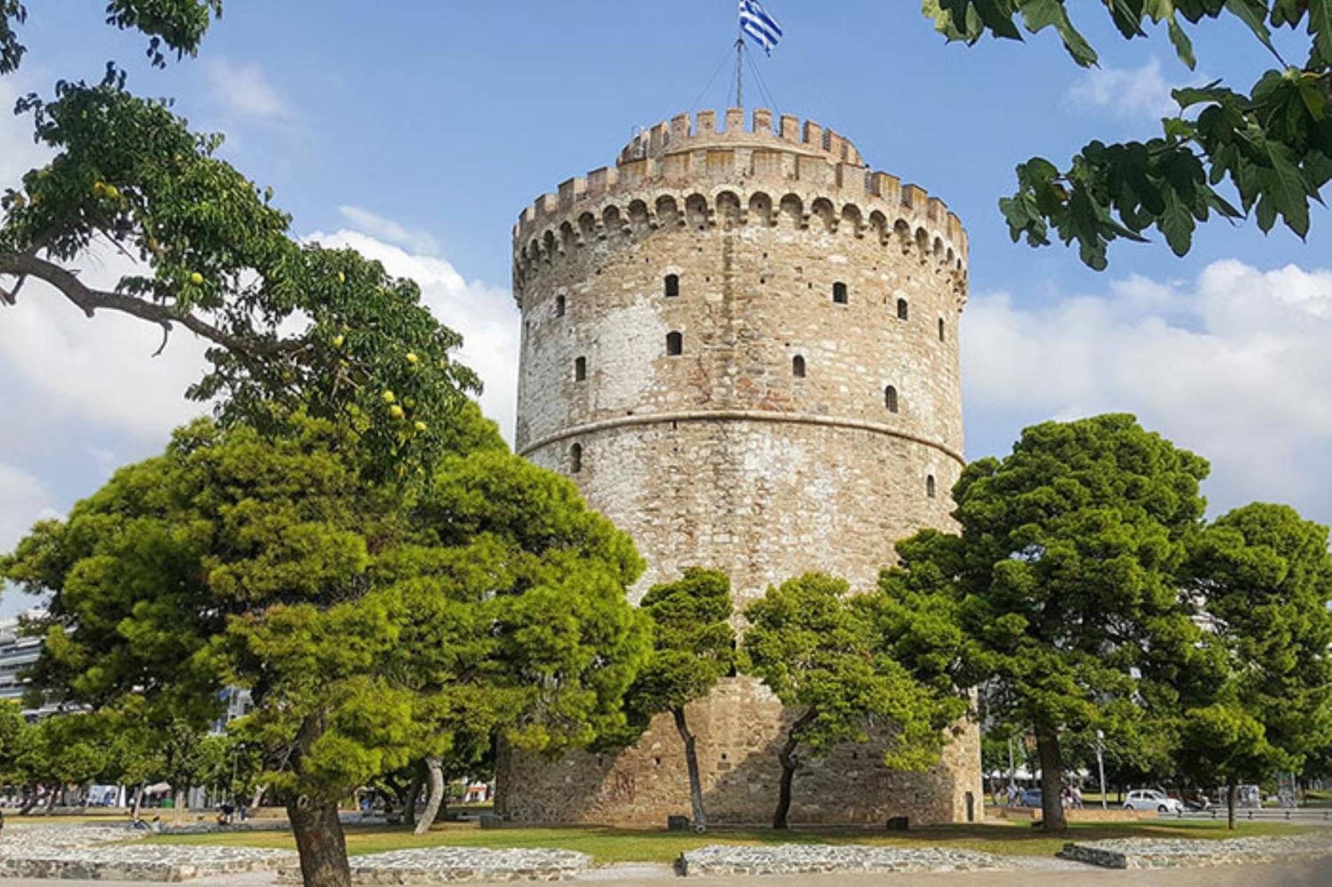 Three-Bedroom Apartment - Photo 15