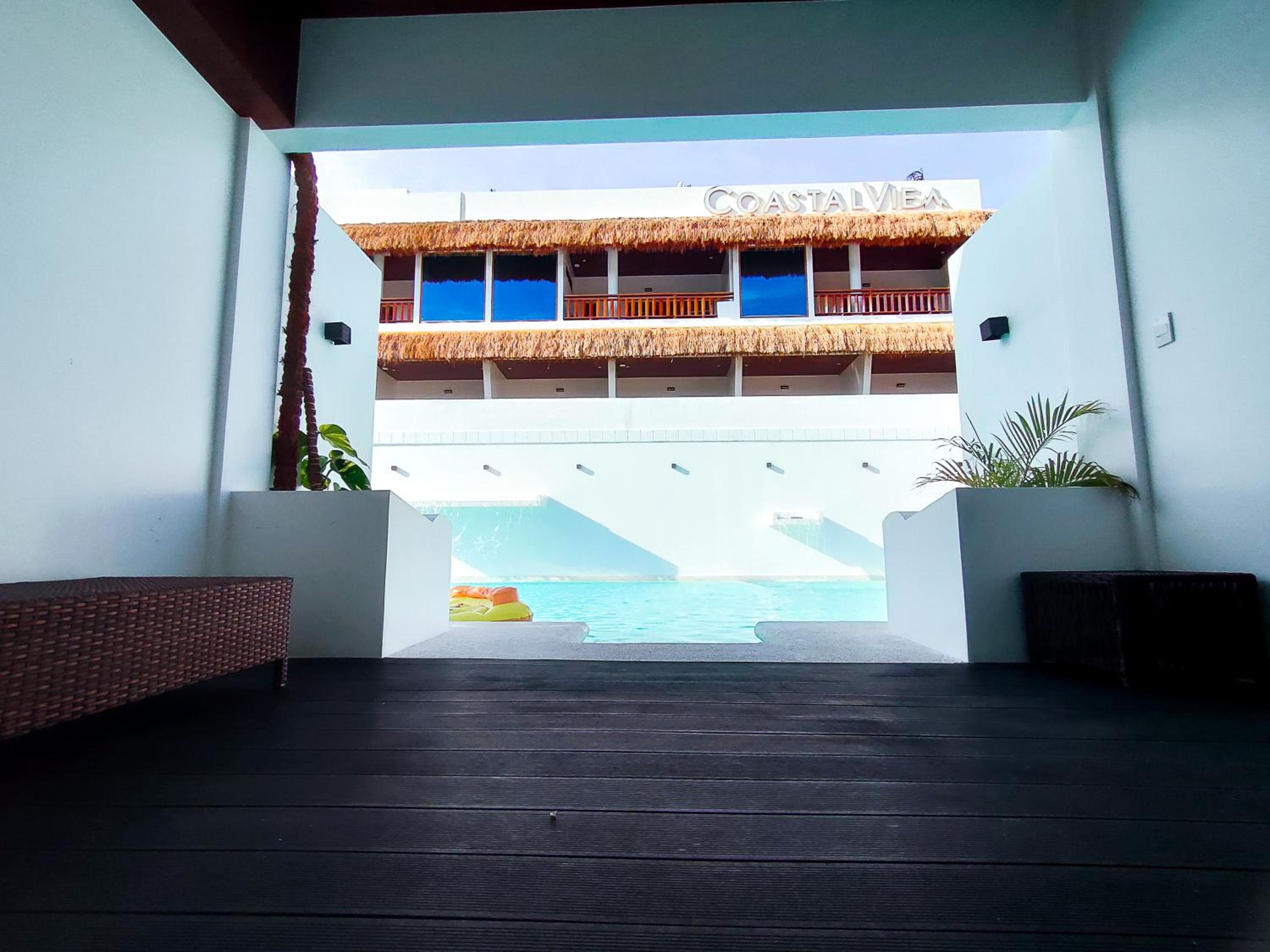 Deluxe Double Room with Balcony - Photo 6