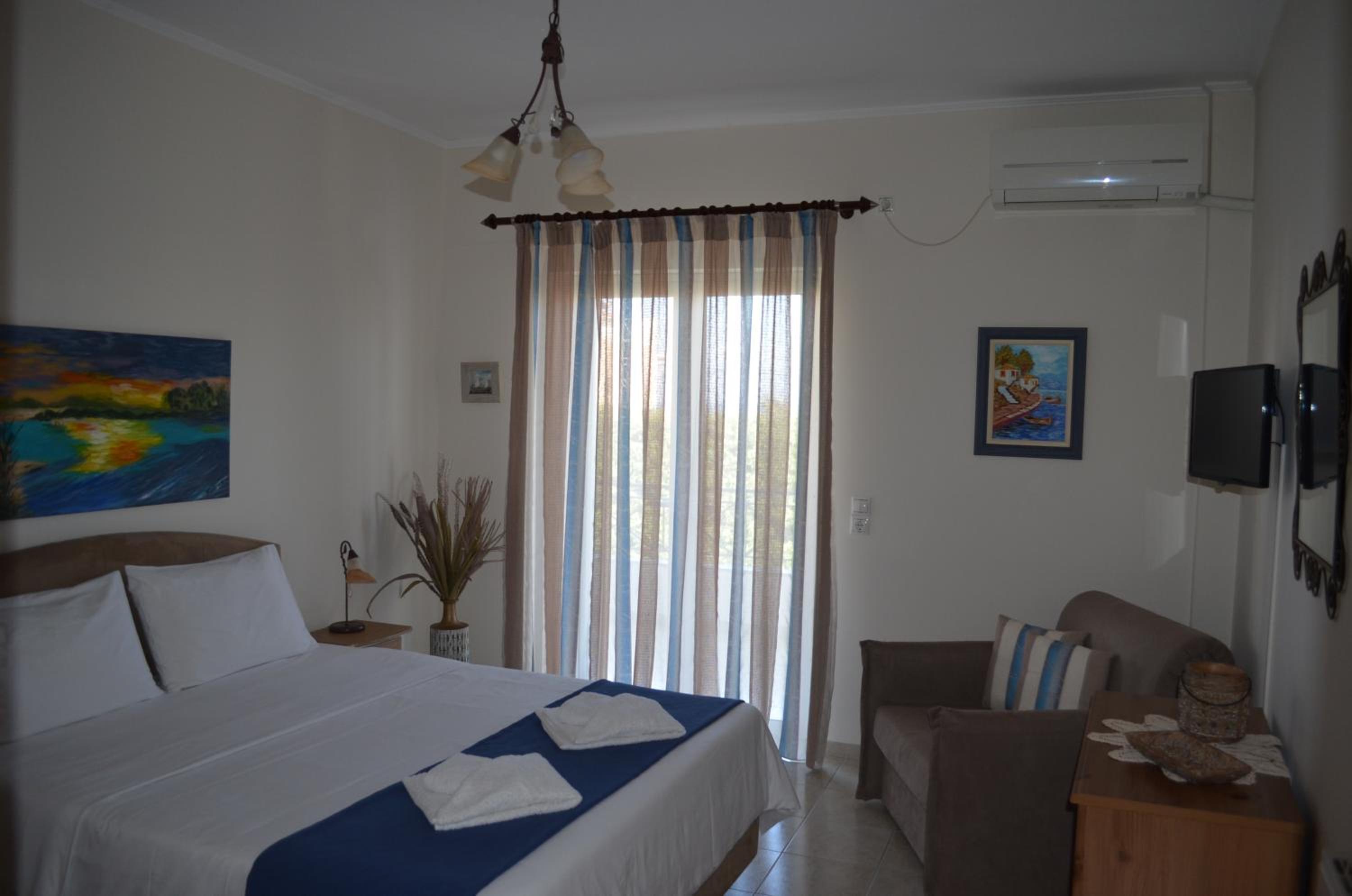 Three-Bedroom Apartment with Sea View photo 3