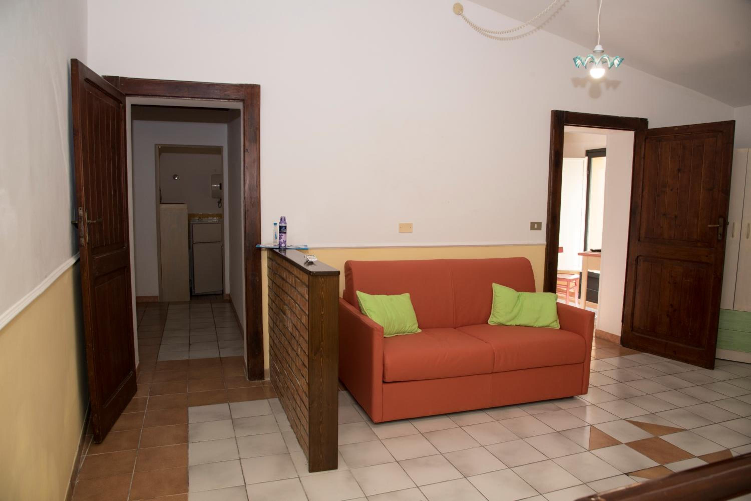 One-Bedroom Apartment photo 3
