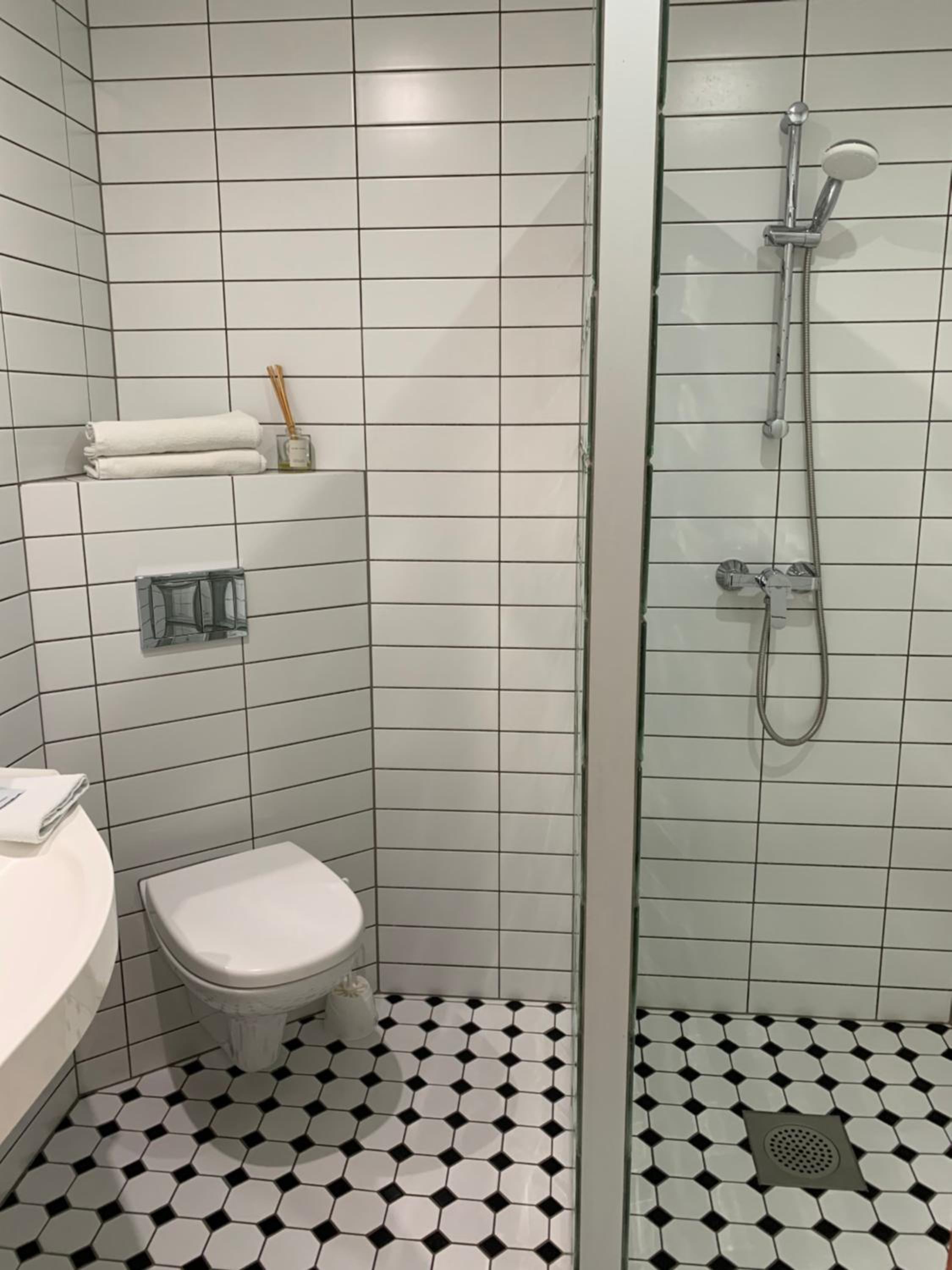 Double Room - Photo 22