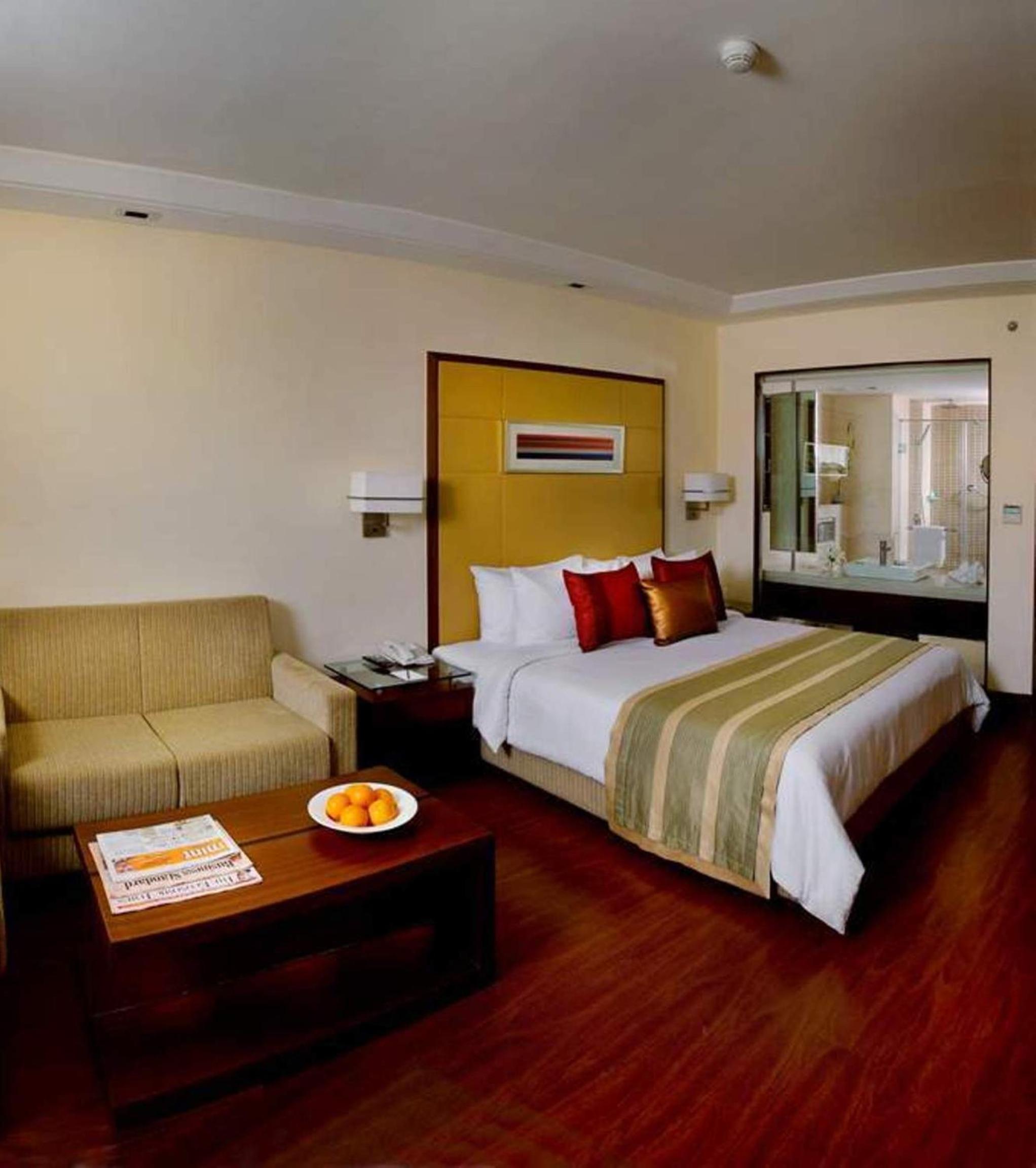 Deluxe Room - Photo 13