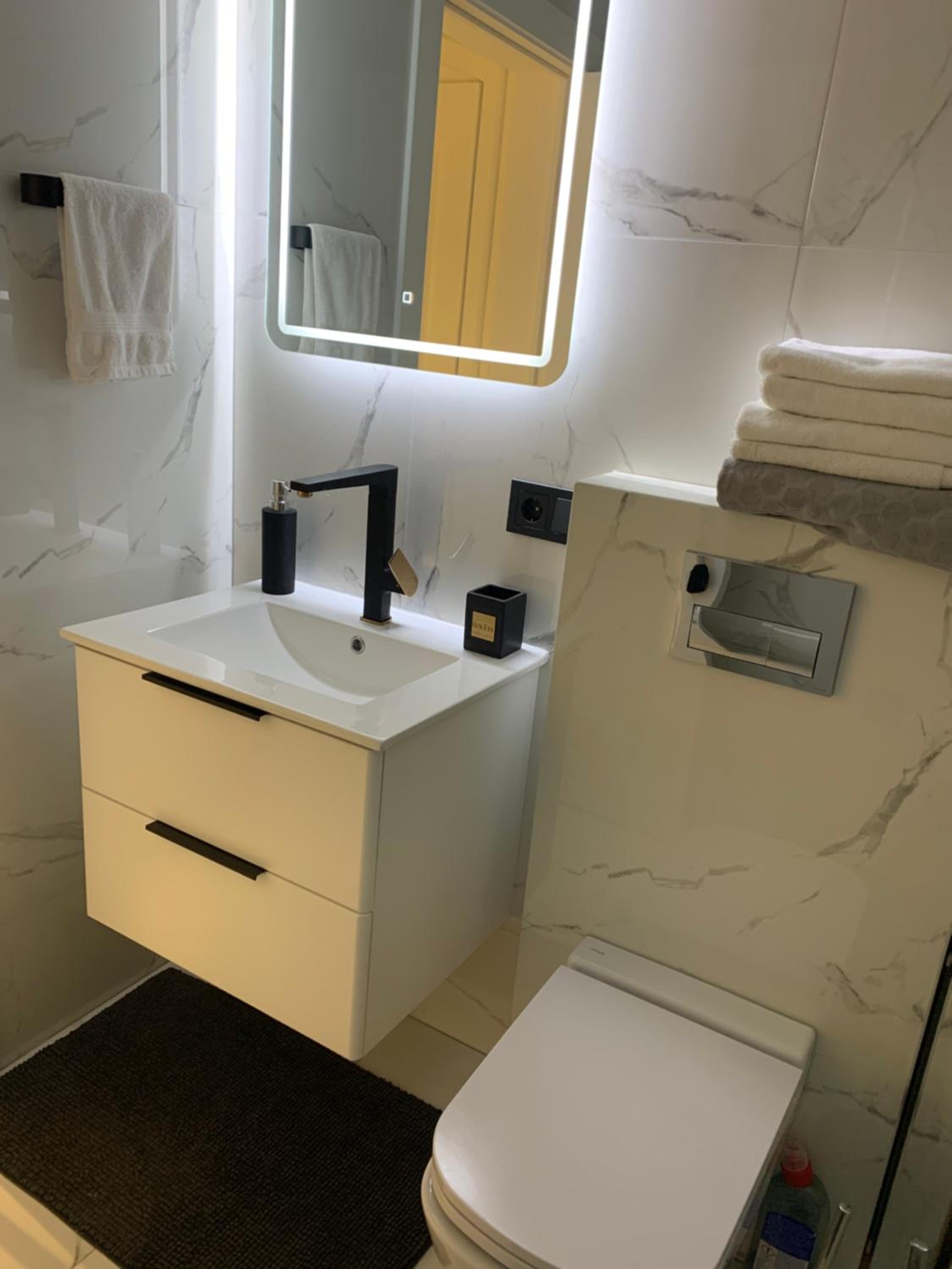 One-Bedroom Apartment - Photo 11