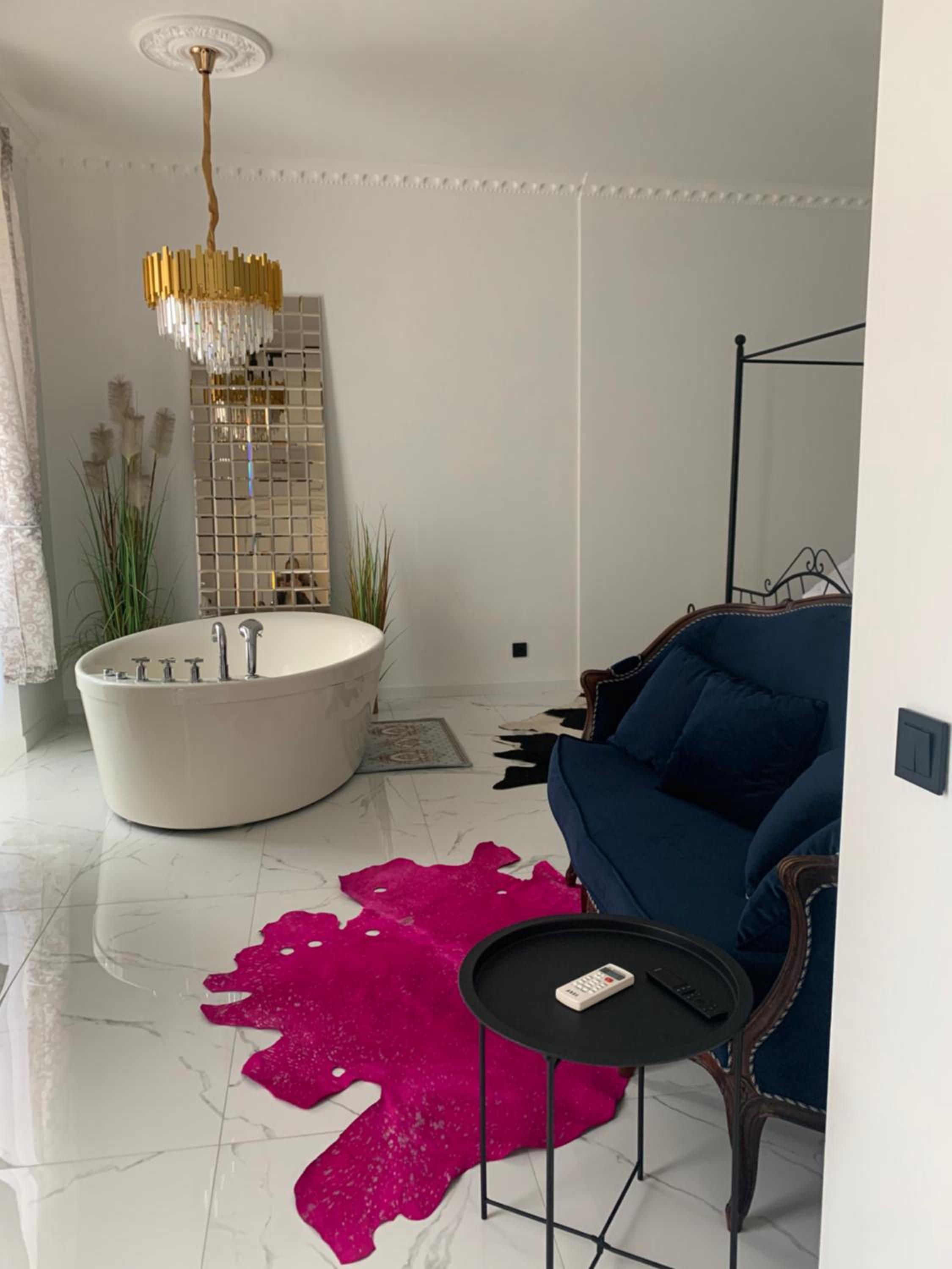 One-Bedroom Apartment - Photo 10