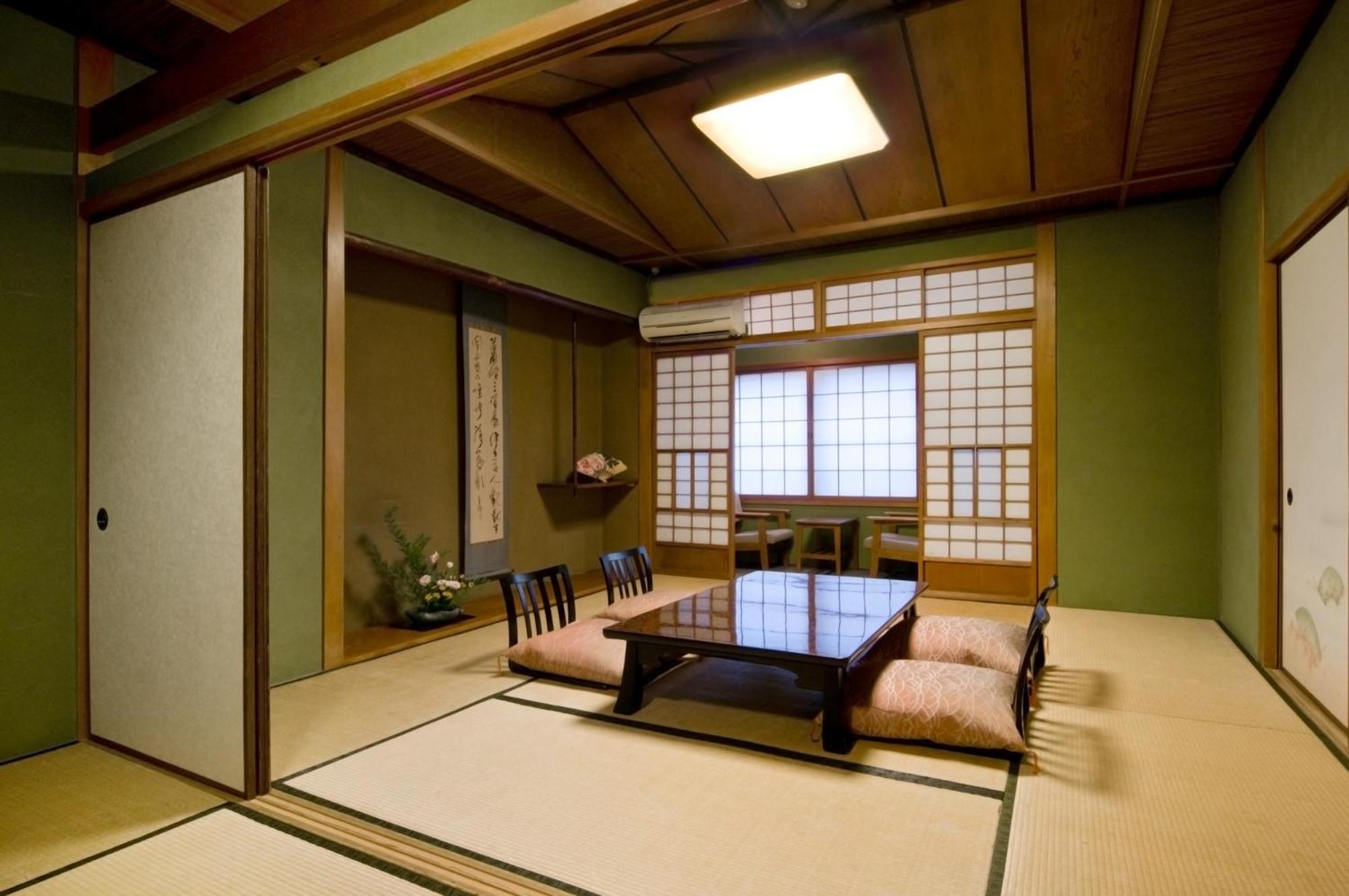 Japanese-Style Room with Private Toilet - Photo 2
