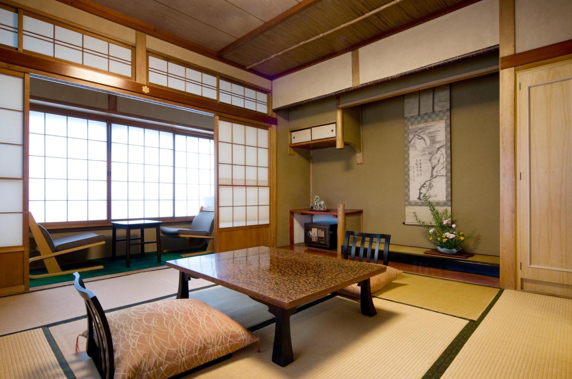 Japanese-Style Room with Shared Toilet - Photo 2