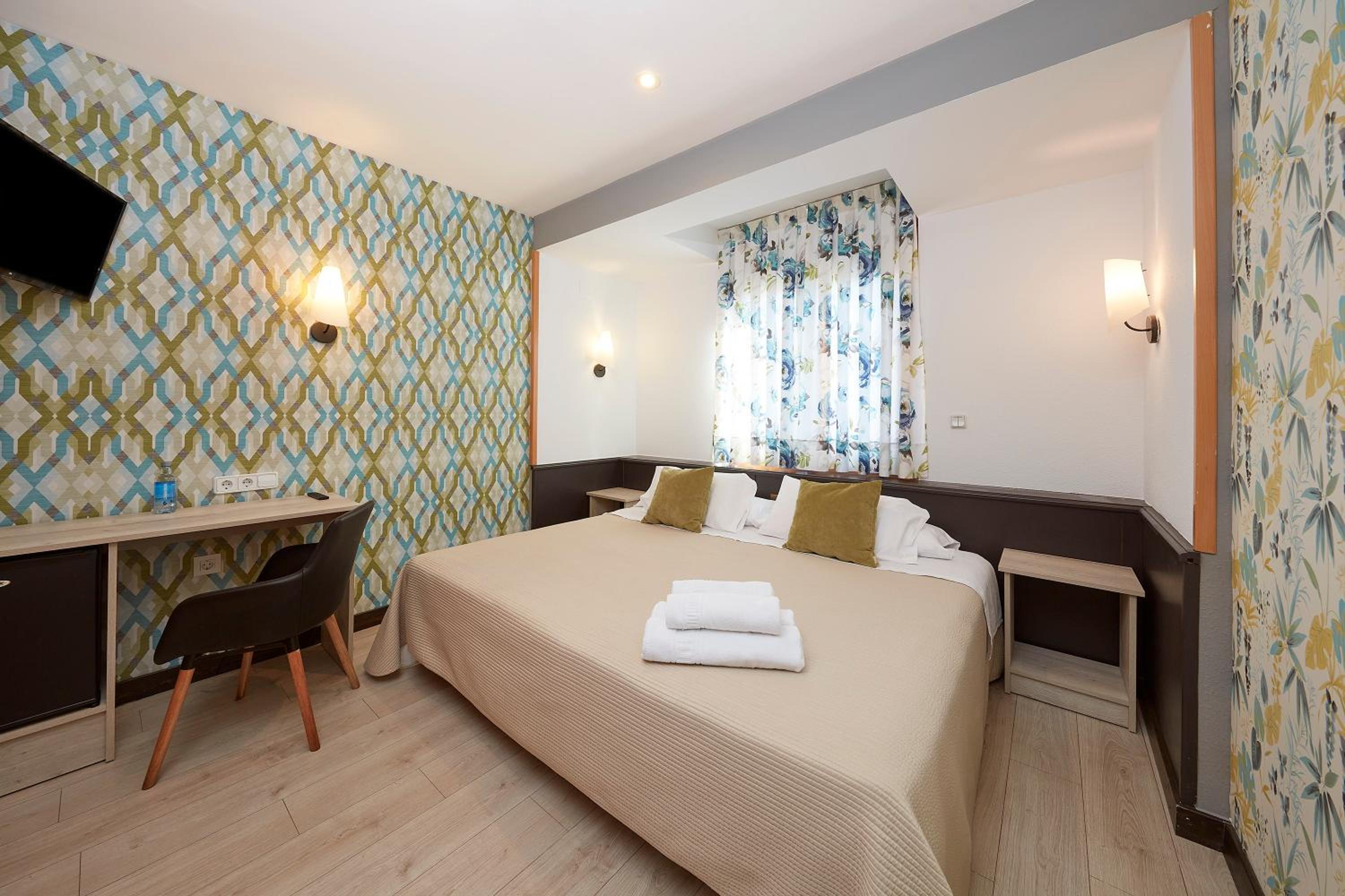 Double or Twin Room - Photo 1