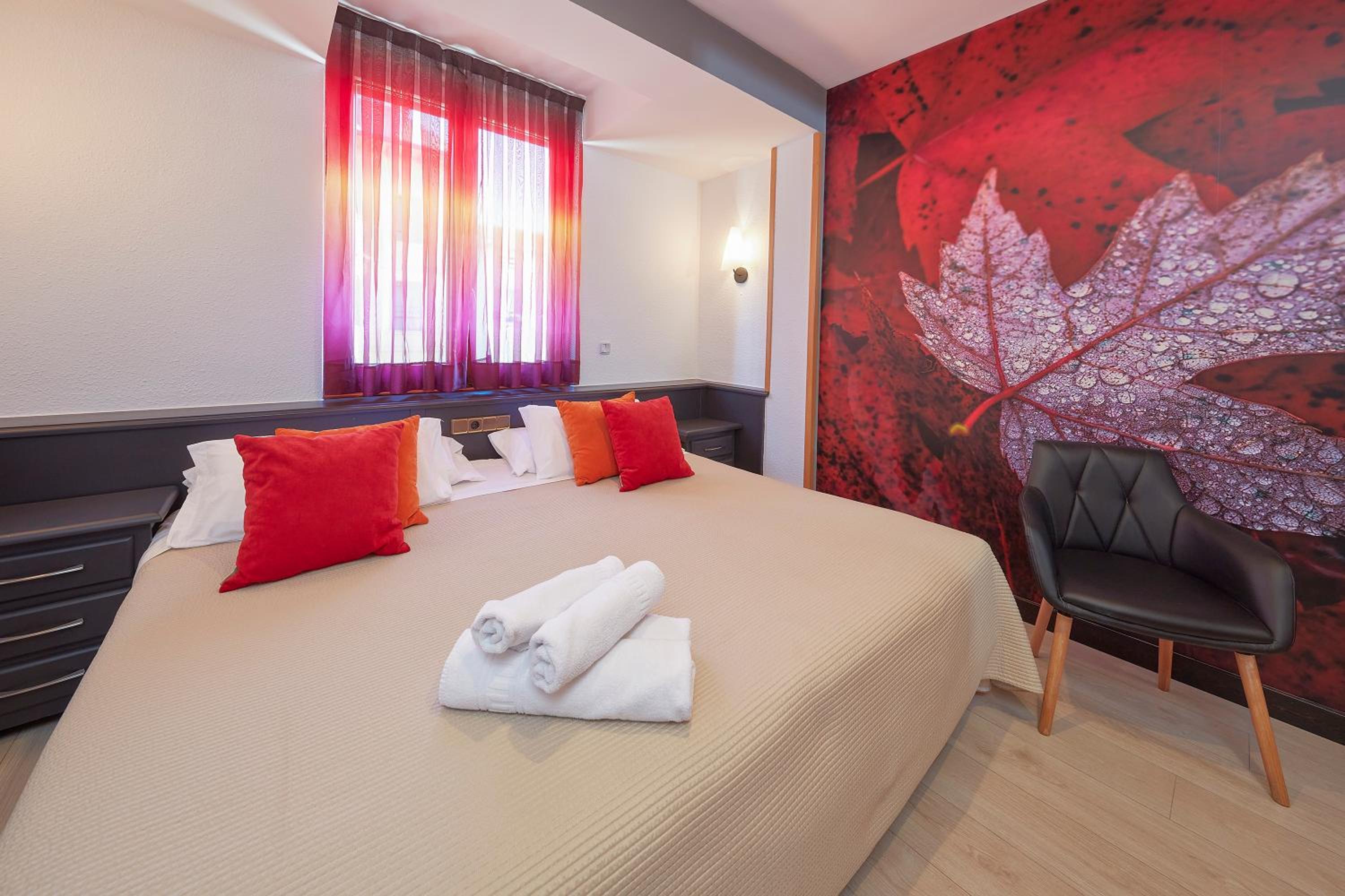 Double or Twin Room - Photo 2