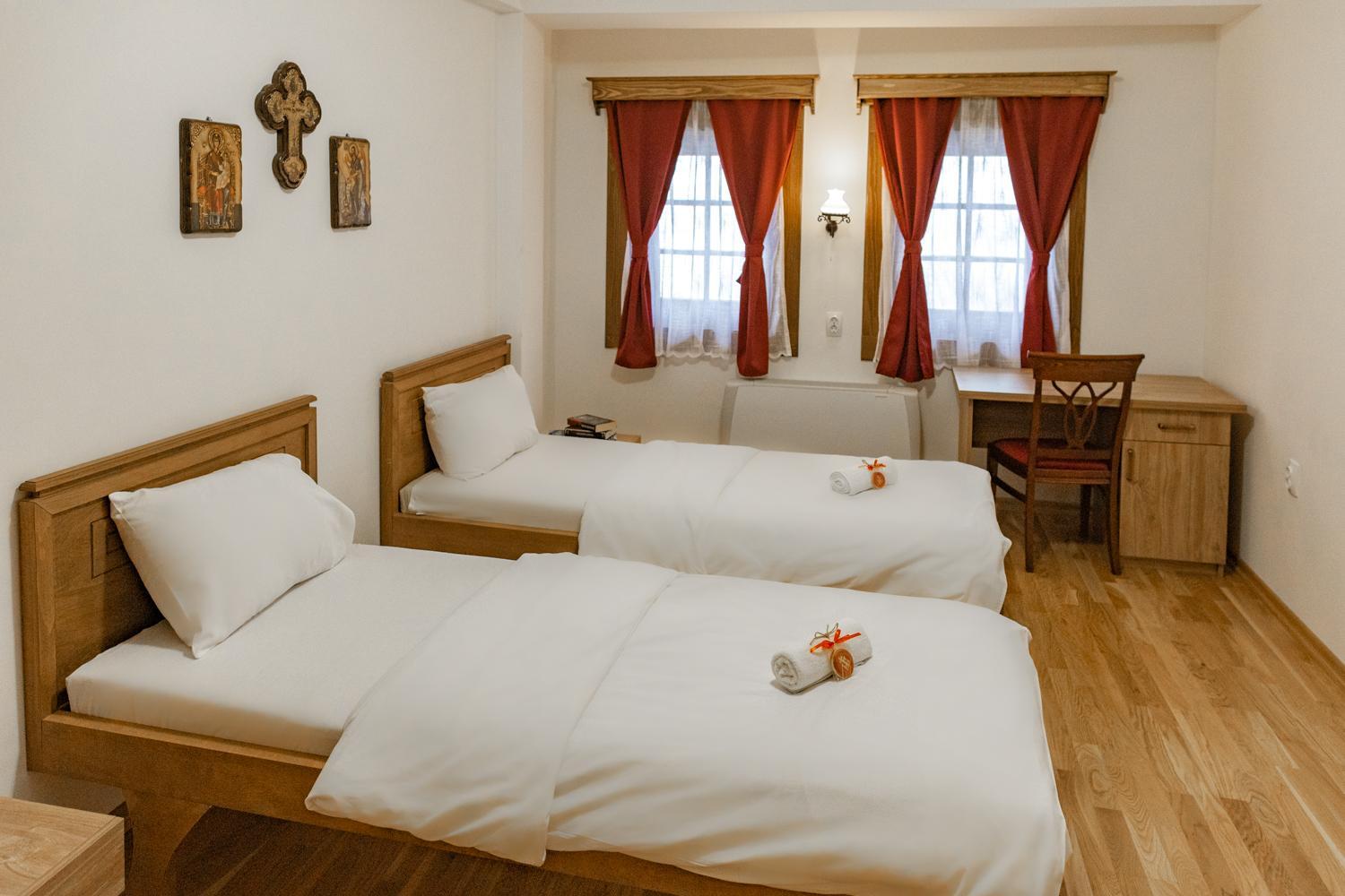 Standard Twin Room with Shared Bathroom
