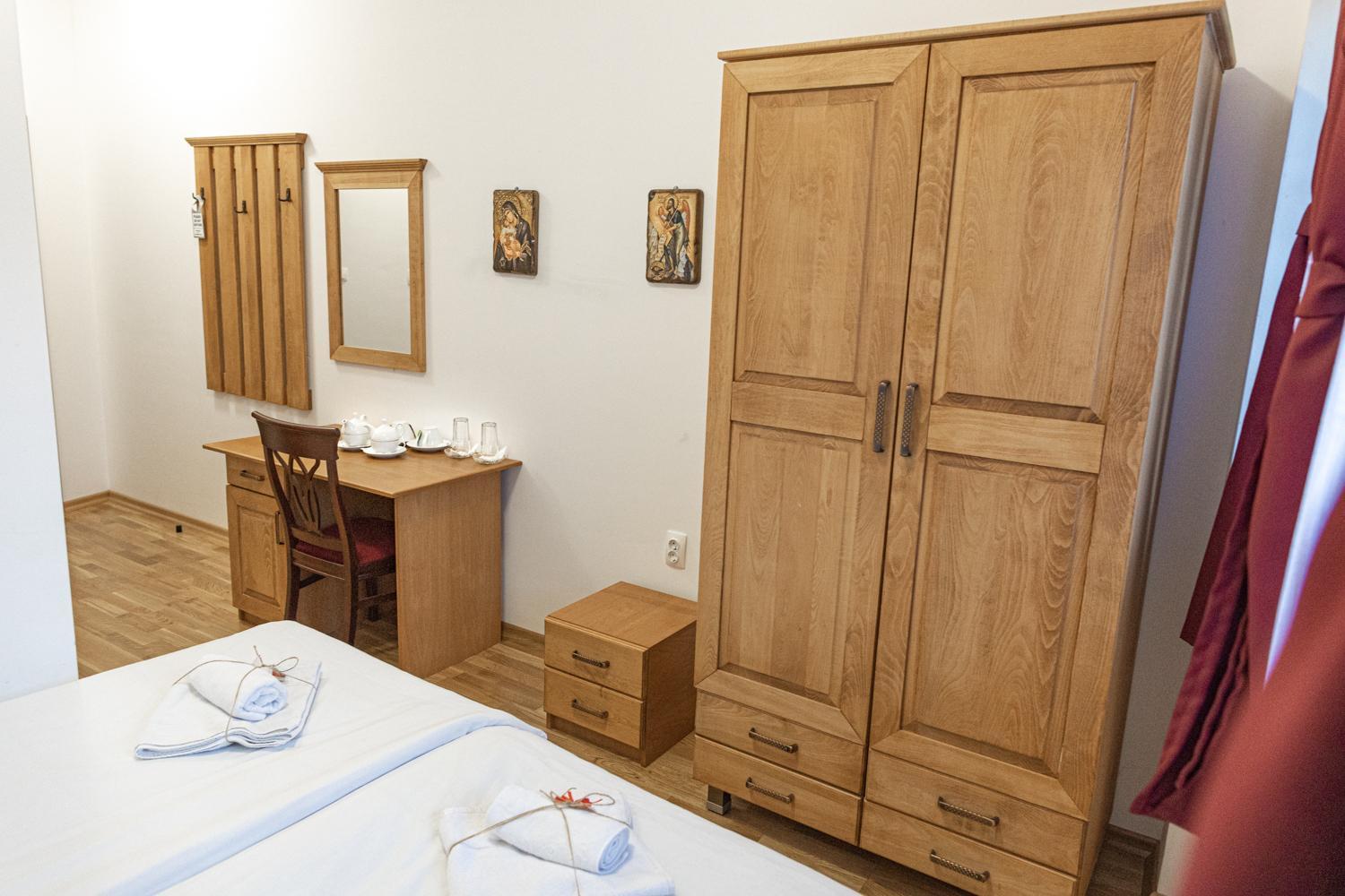 Double or Twin Room with Mountain View - Photo 5