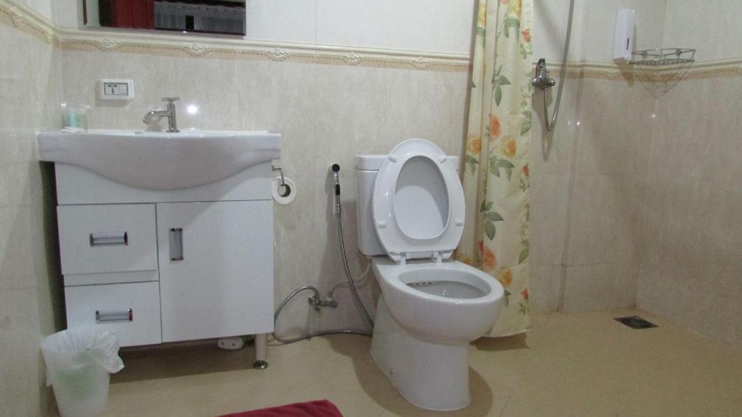 Double Room with Balcony - Photo 6