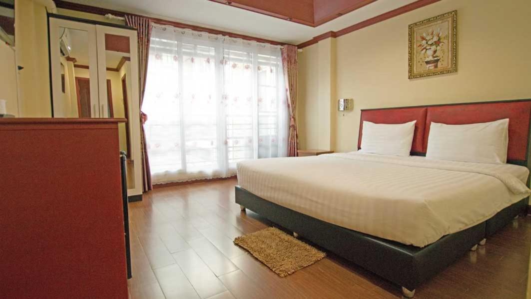 Standard King Room - Photo 1