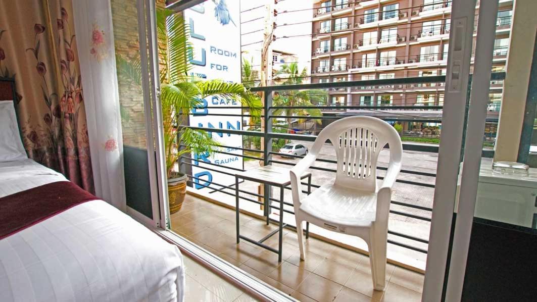 Double Room with Balcony - Photo 7
