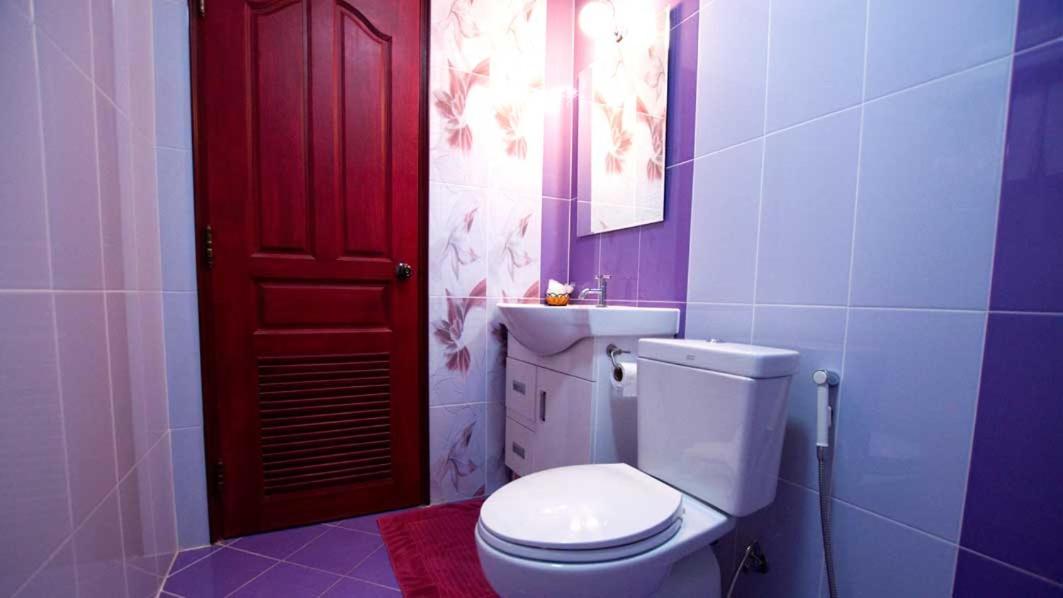 Standard King Room - Photo 6