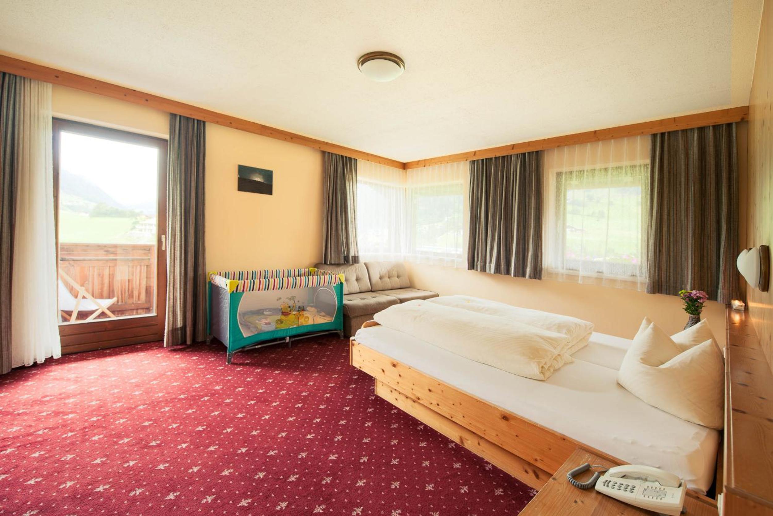 Quadruple Room - Photo 3