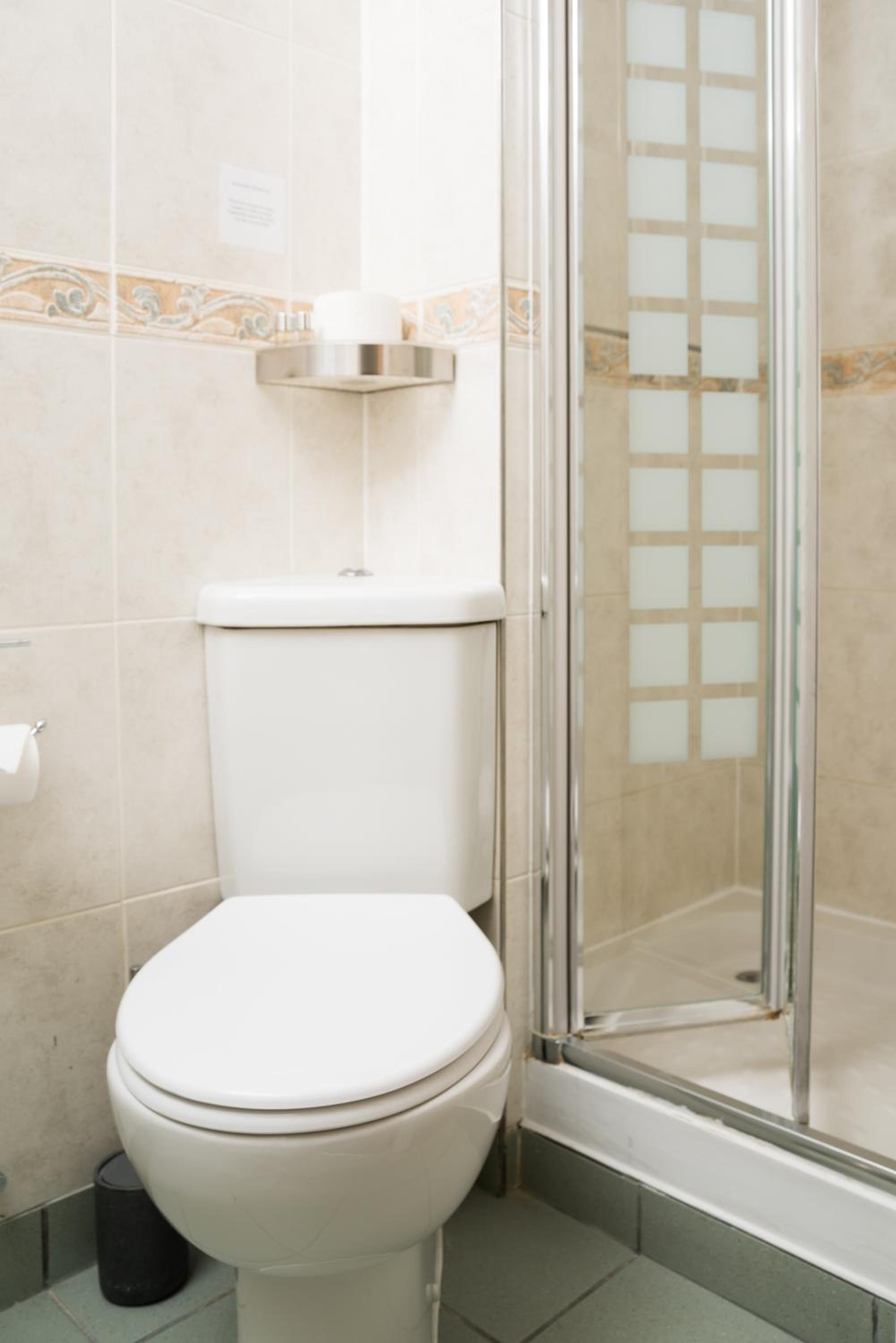 Standard Single Room with Shower photo 3