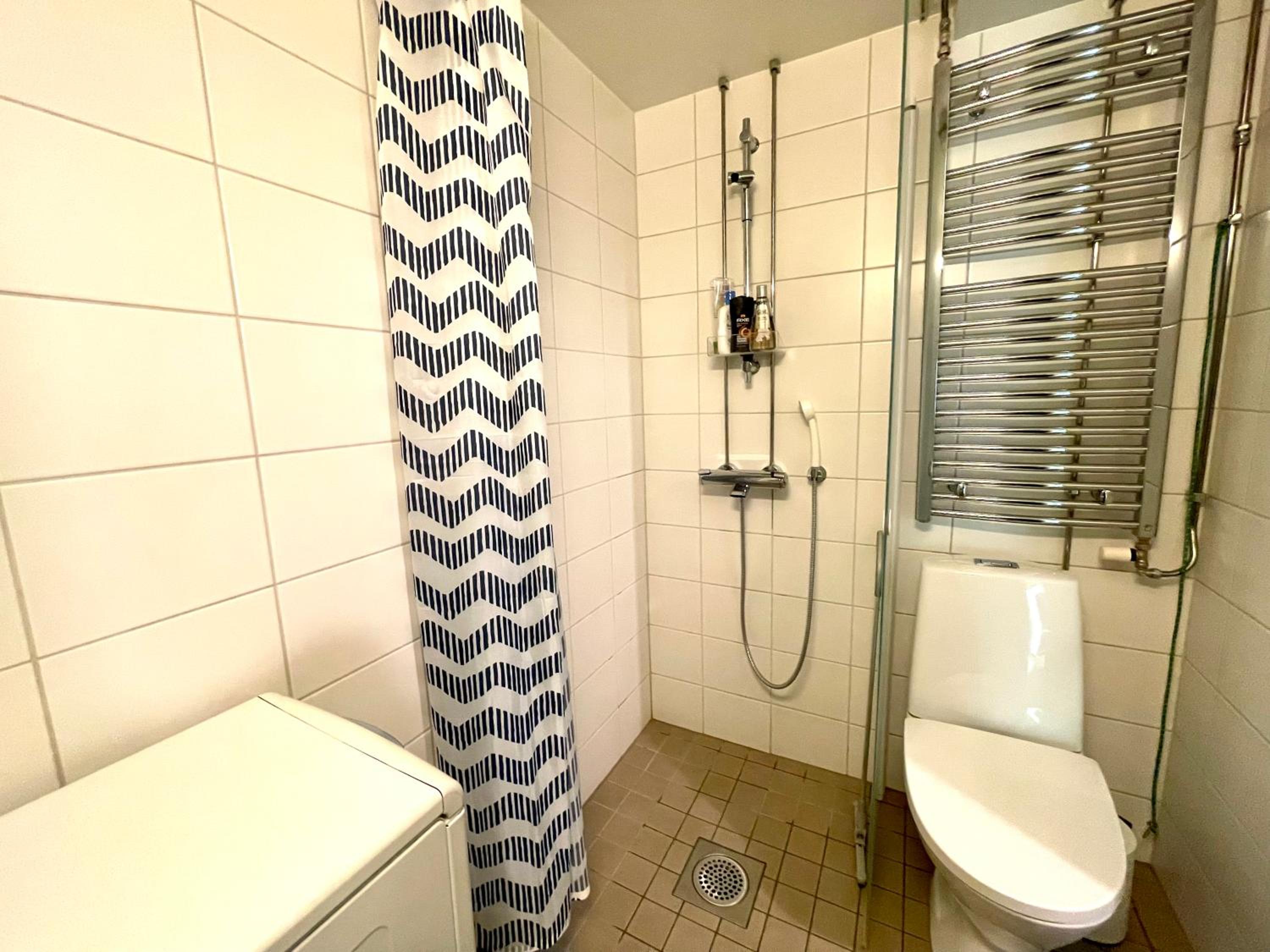 One-Bedroom Apartment - Photo 17