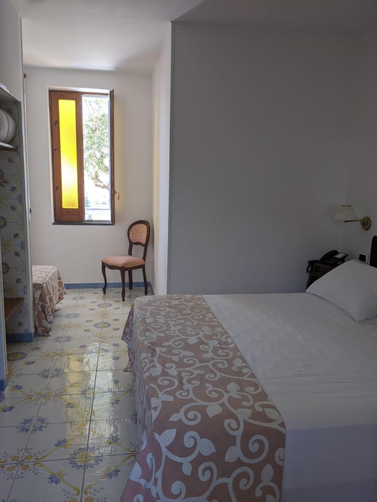 Triple Room - Photo 2