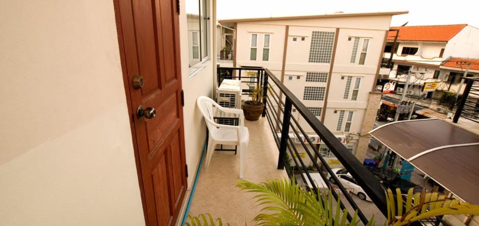 Double Room with Balcony - Photo 2