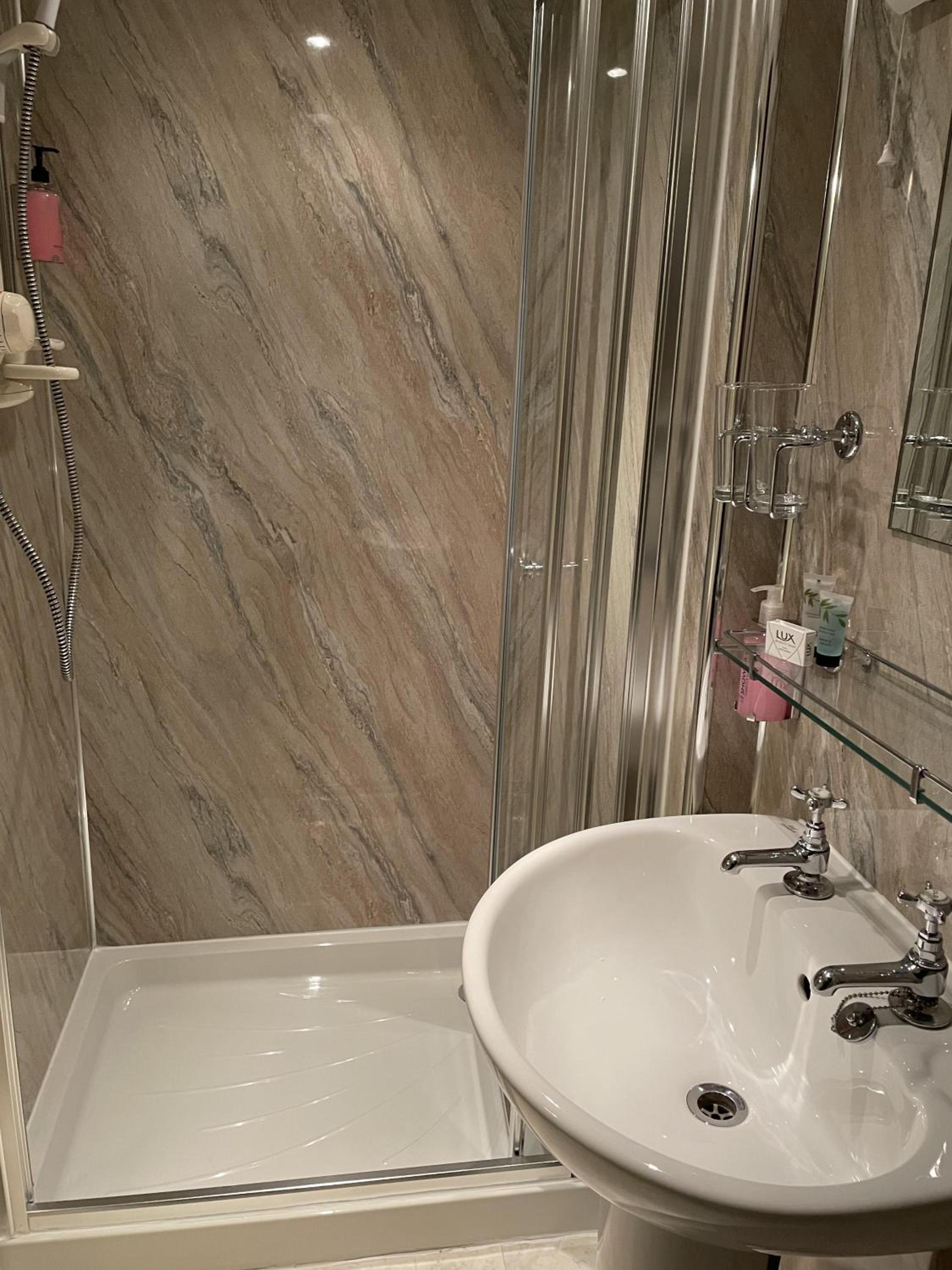 Single Room photo 2