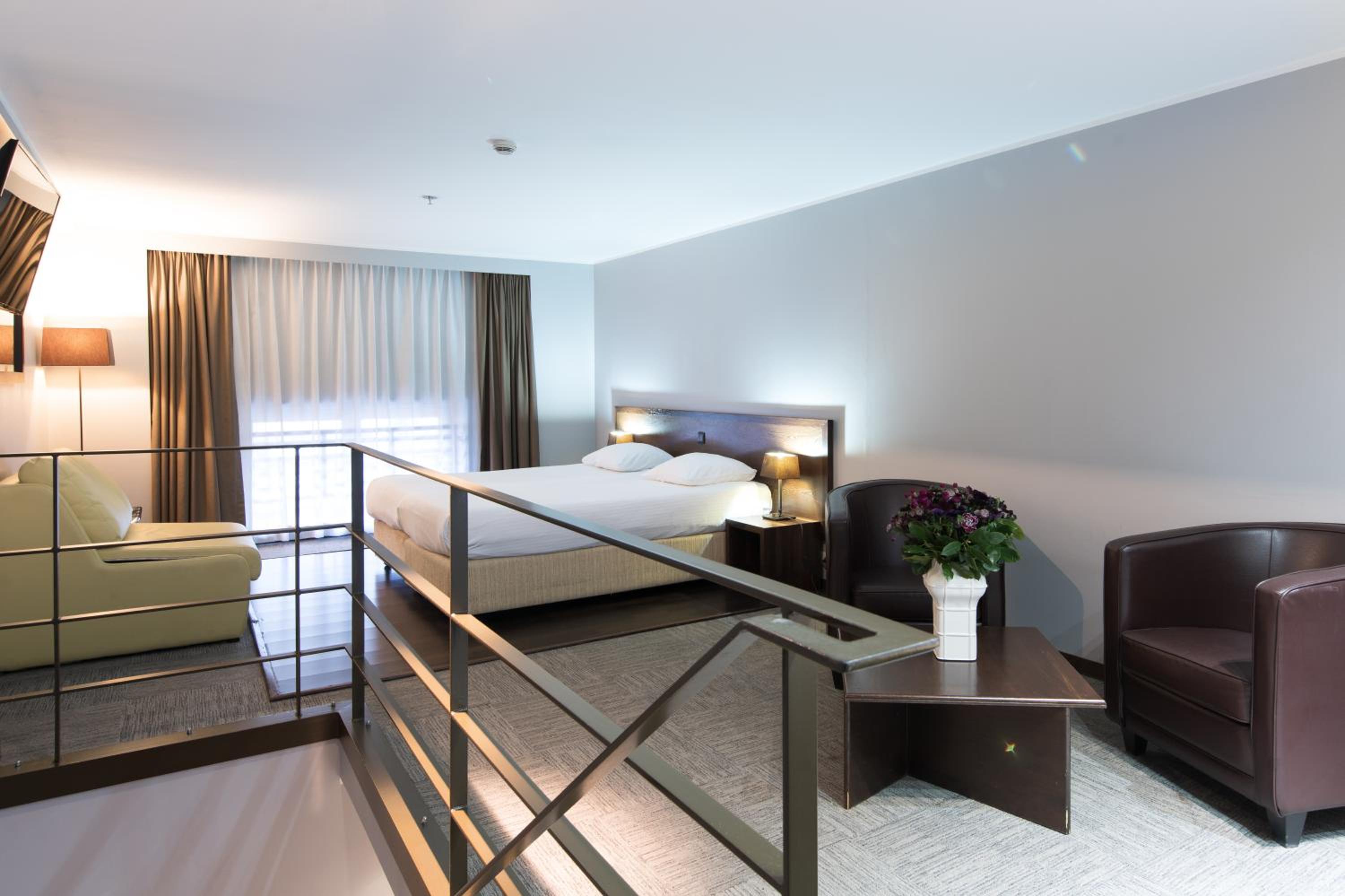 Business Twin Room - Photo 13