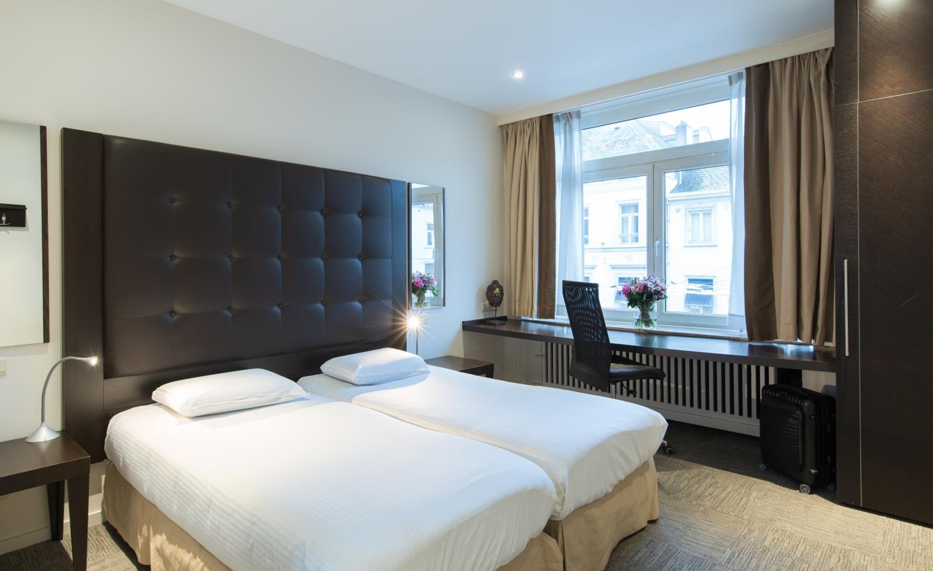 Business Twin Room - Photo 7
