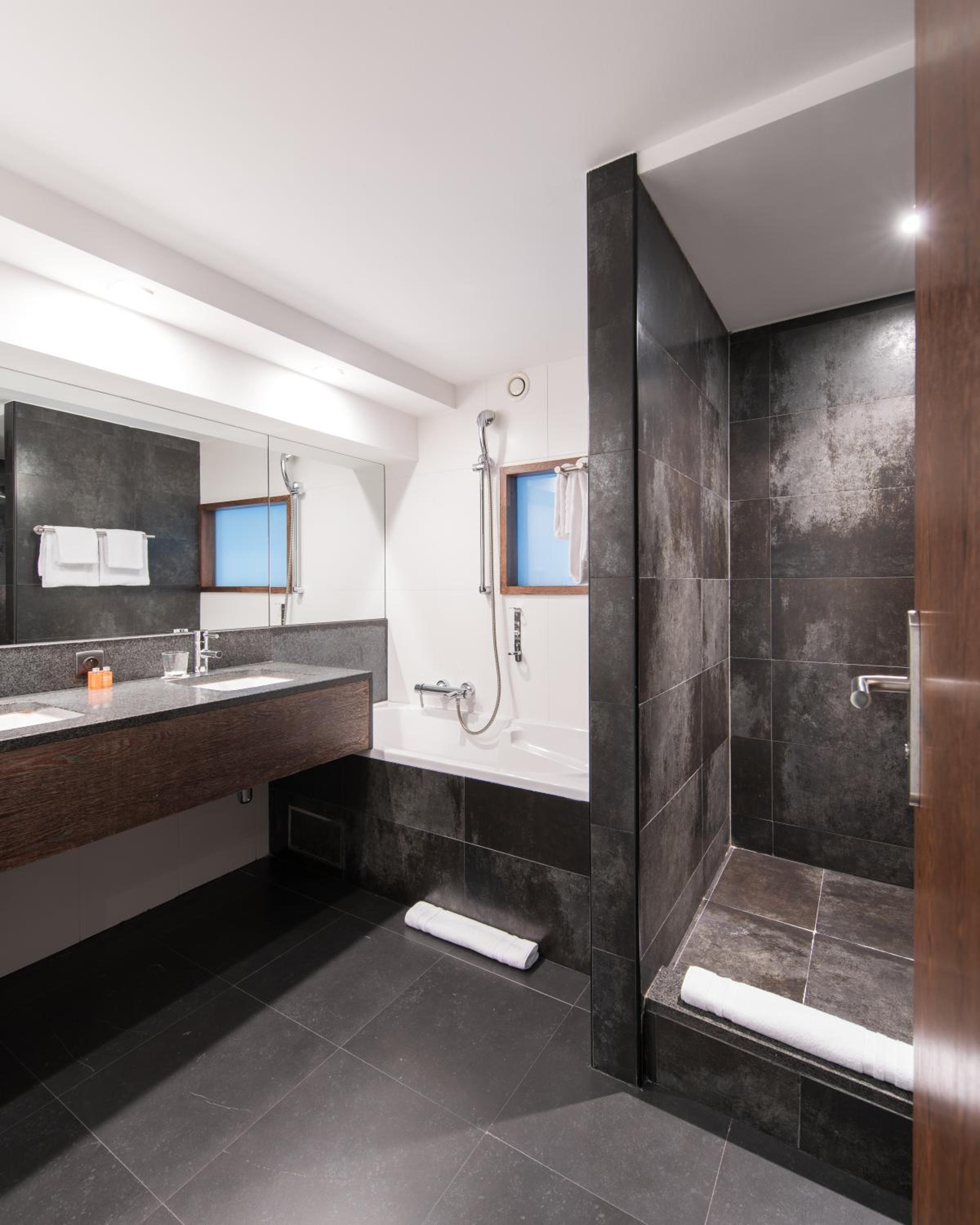 Business Twin Room - Photo 5