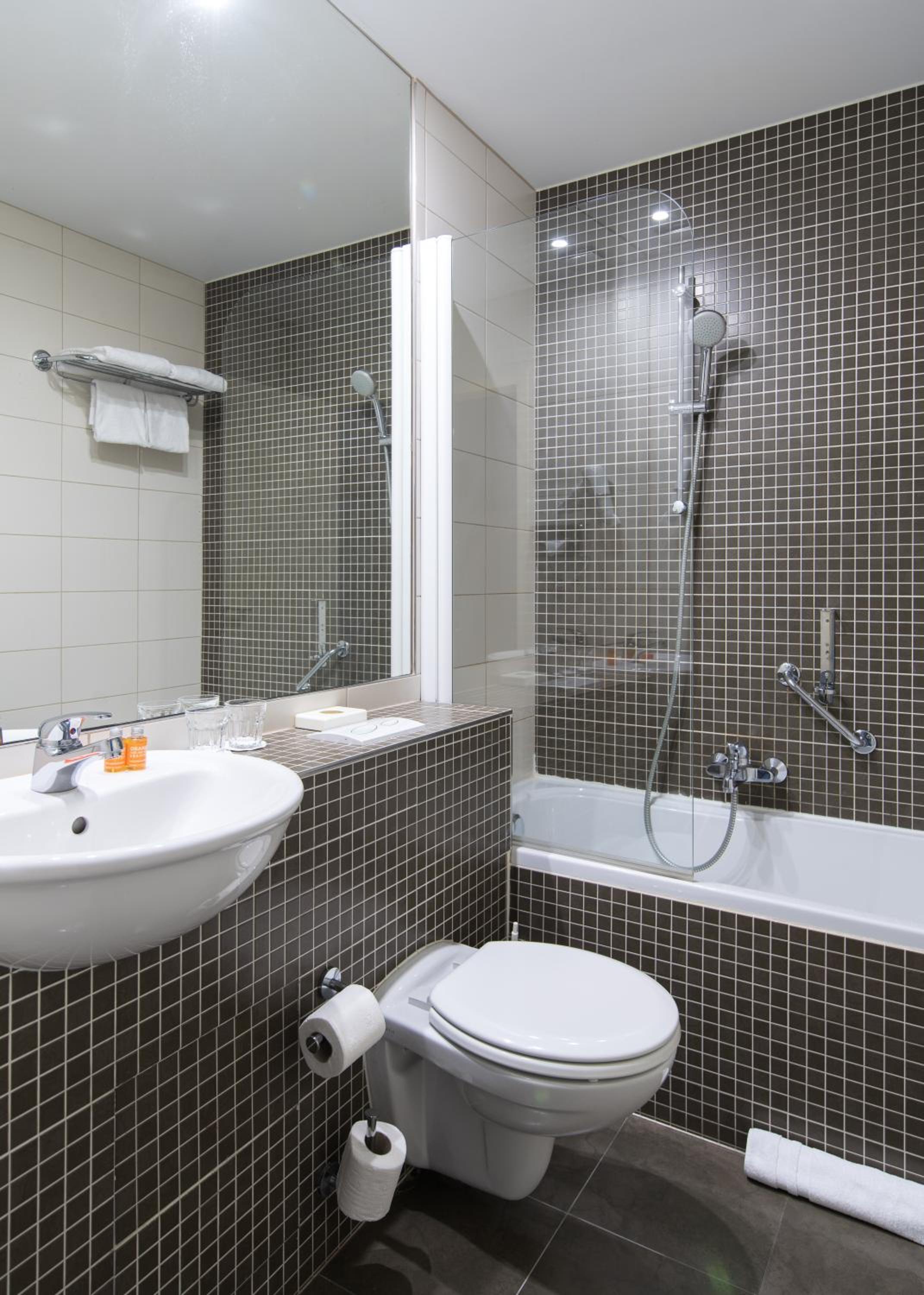 Business Double Room - Photo 10