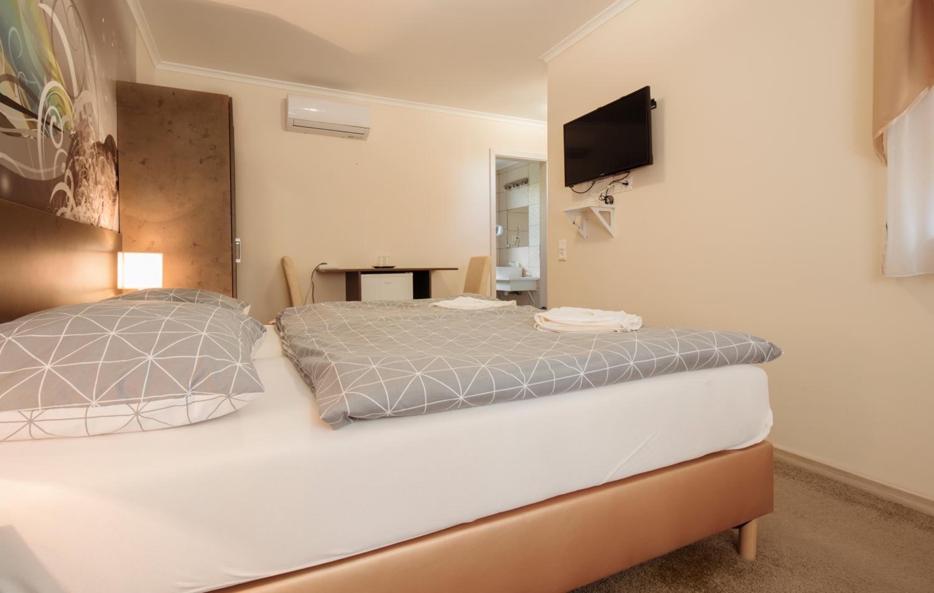 One-Bedroom Apartment - Photo 1