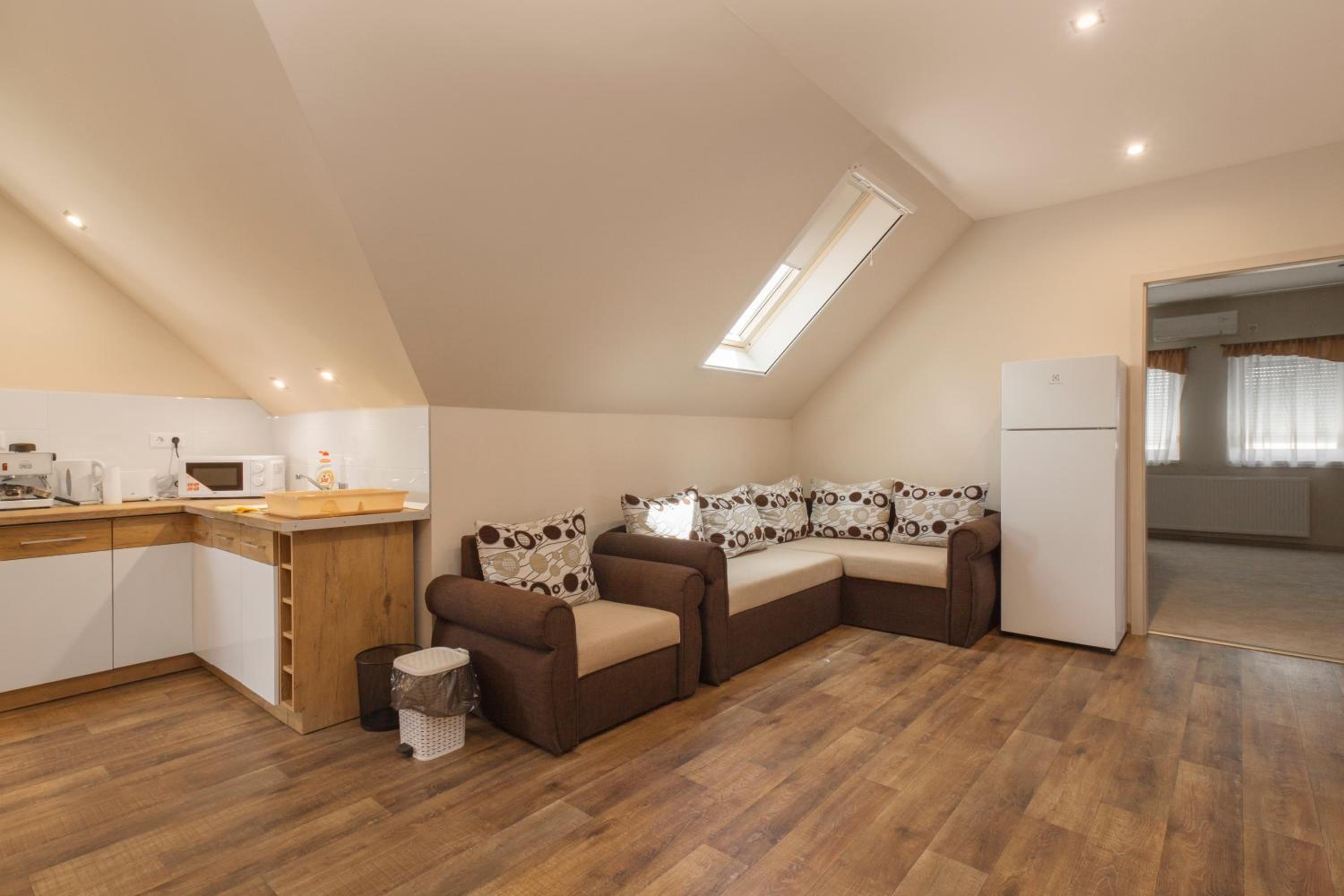 Three-Bedroom Apartment - Photo 5