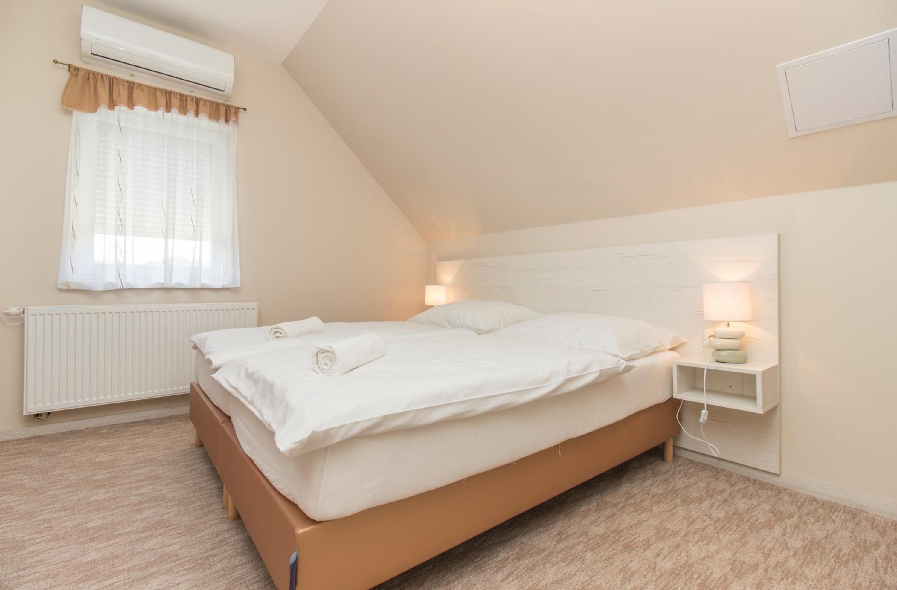 Three-Bedroom Apartment - Photo 8