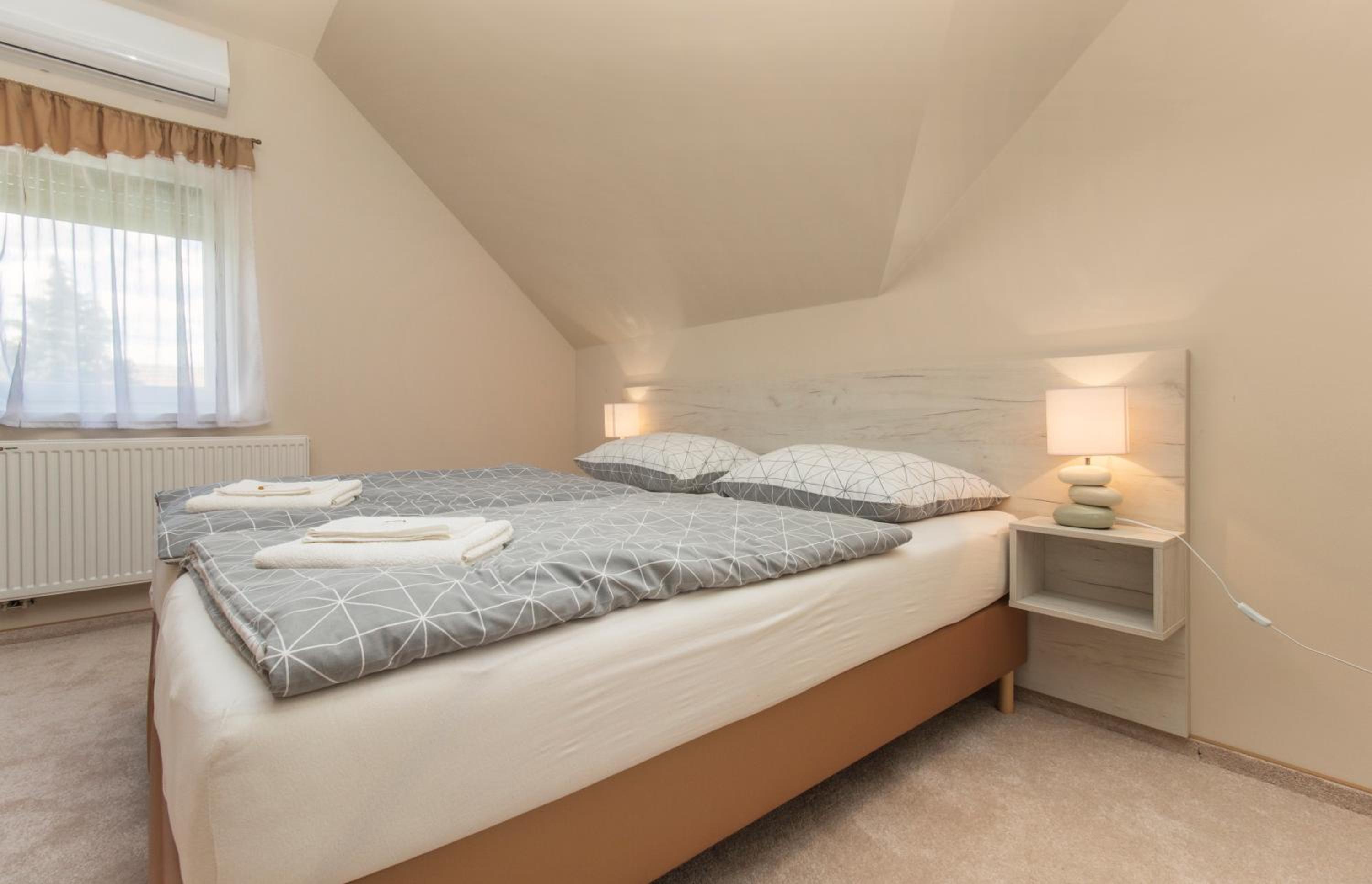 Three-Bedroom Apartment - Photo 9