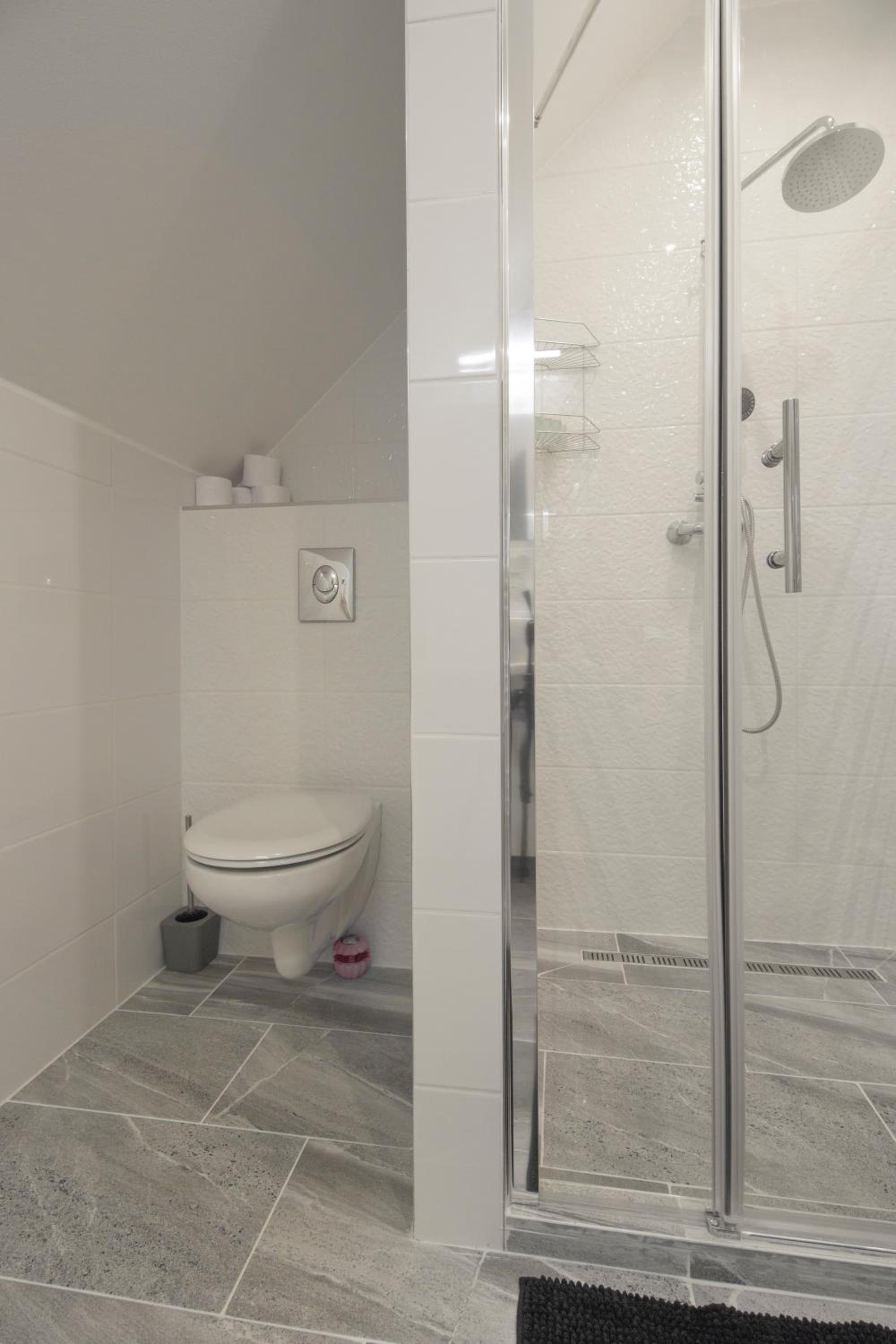 Three-Bedroom Apartment - Photo 11