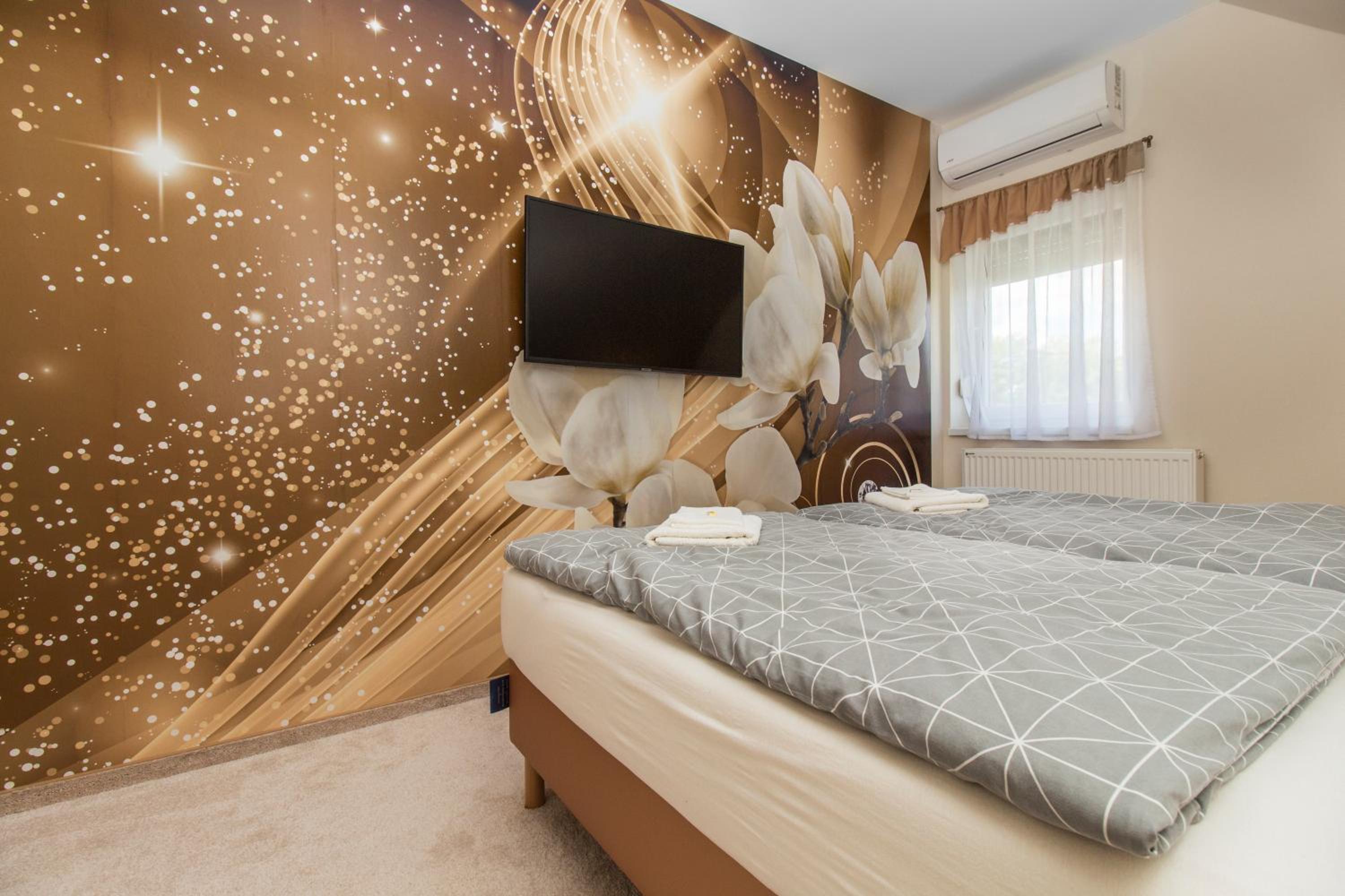 Three-Bedroom Apartment - Photo 7