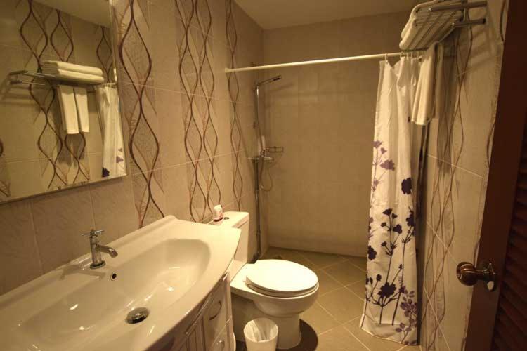Small Double Room - Photo 3