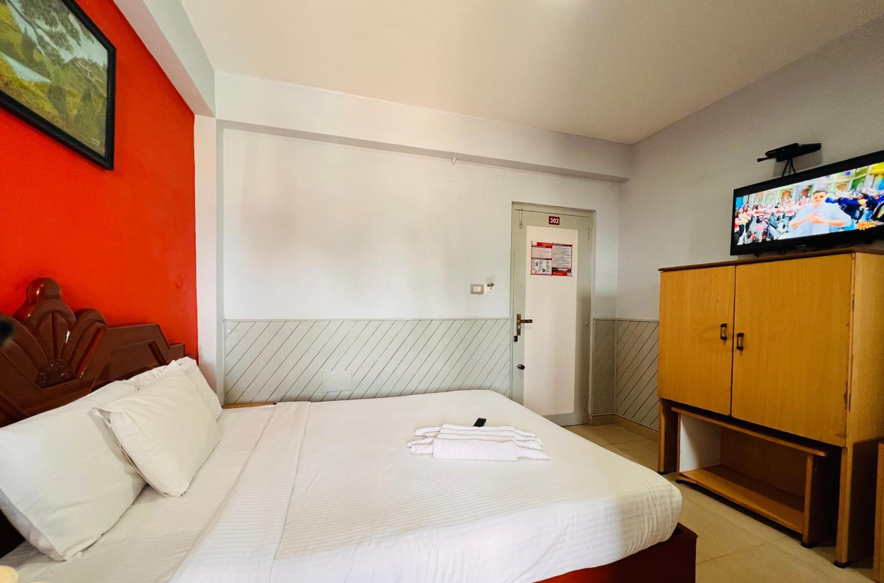 Deluxe Double Room - Photo 32