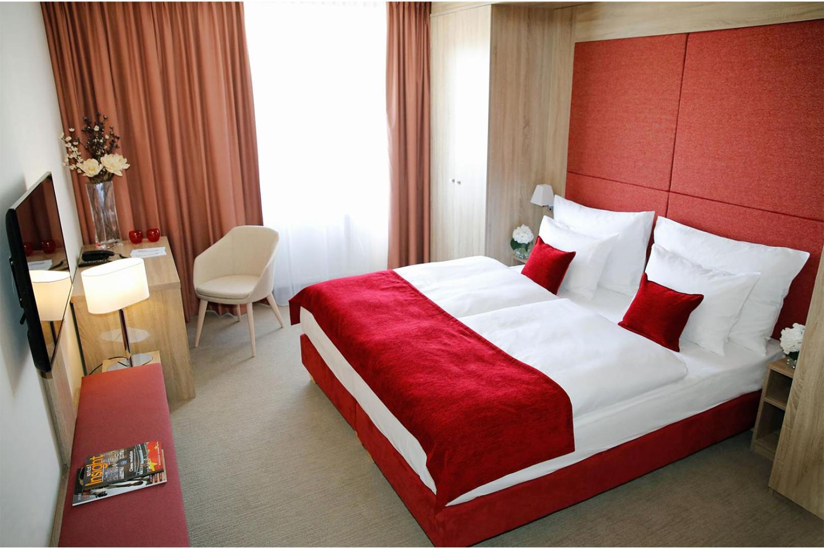 Deluxe room with swimming pool and GYM included