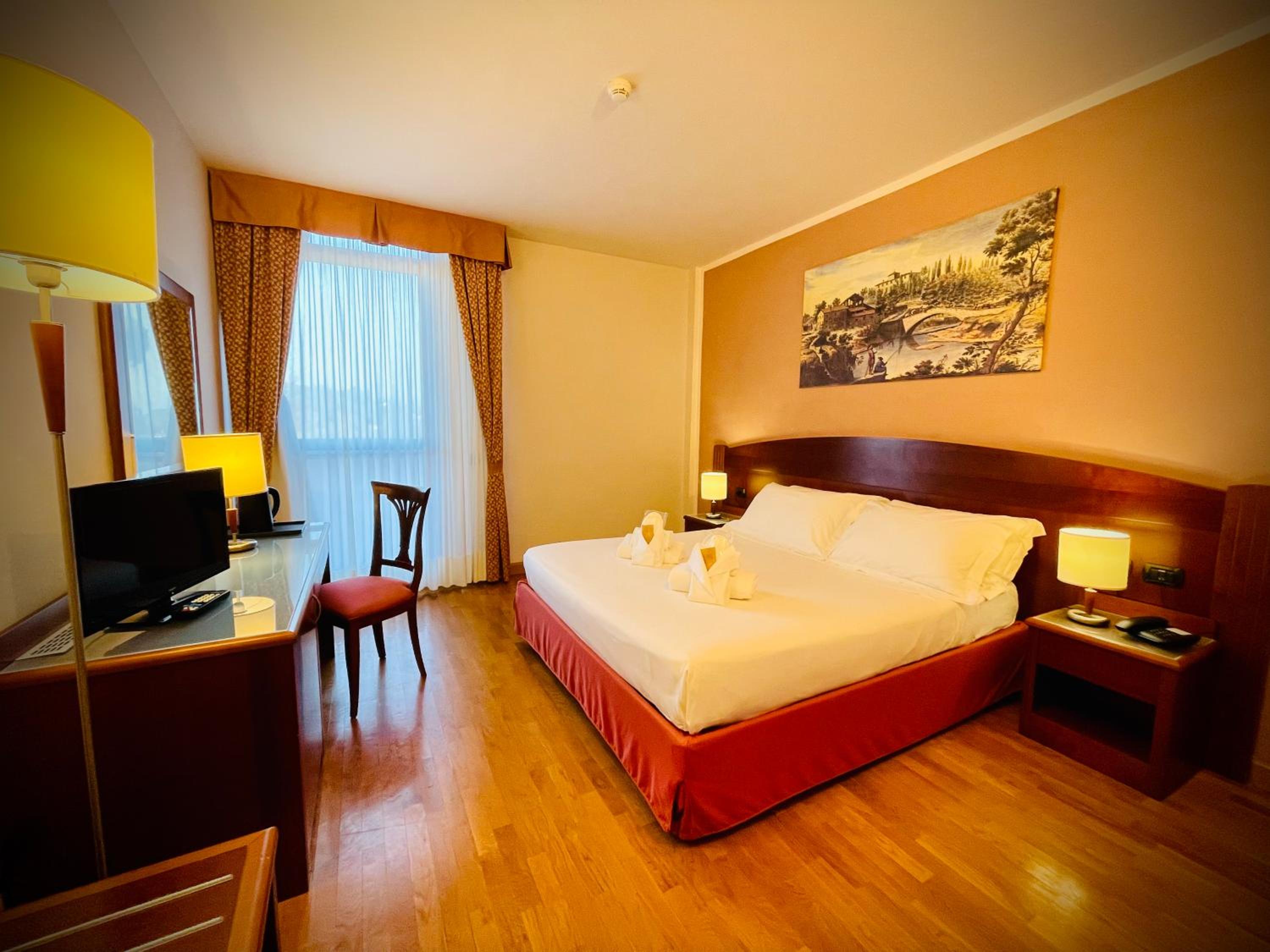 Double or Twin Room - Photo 1