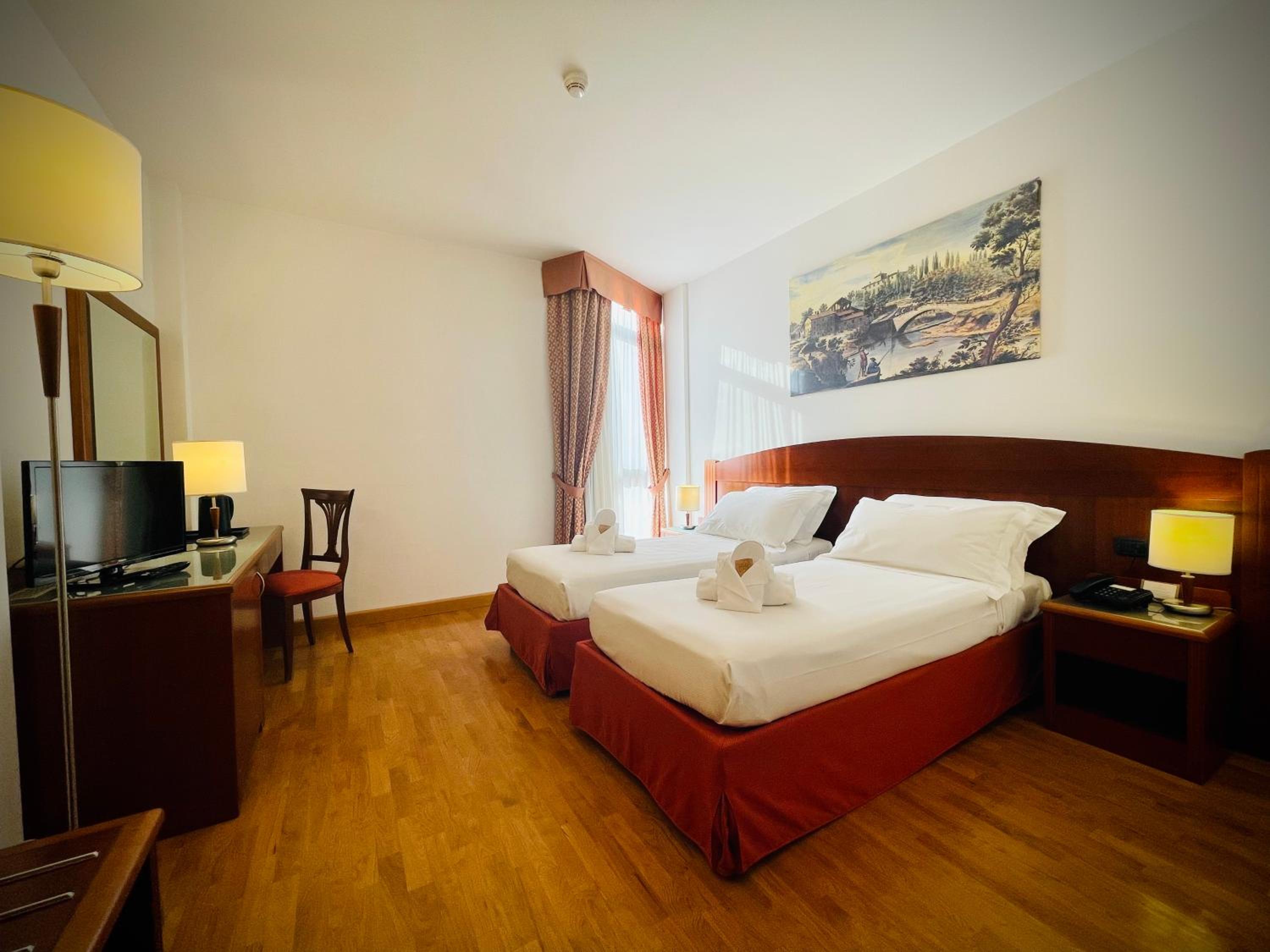 Double or Twin Room - Photo 3