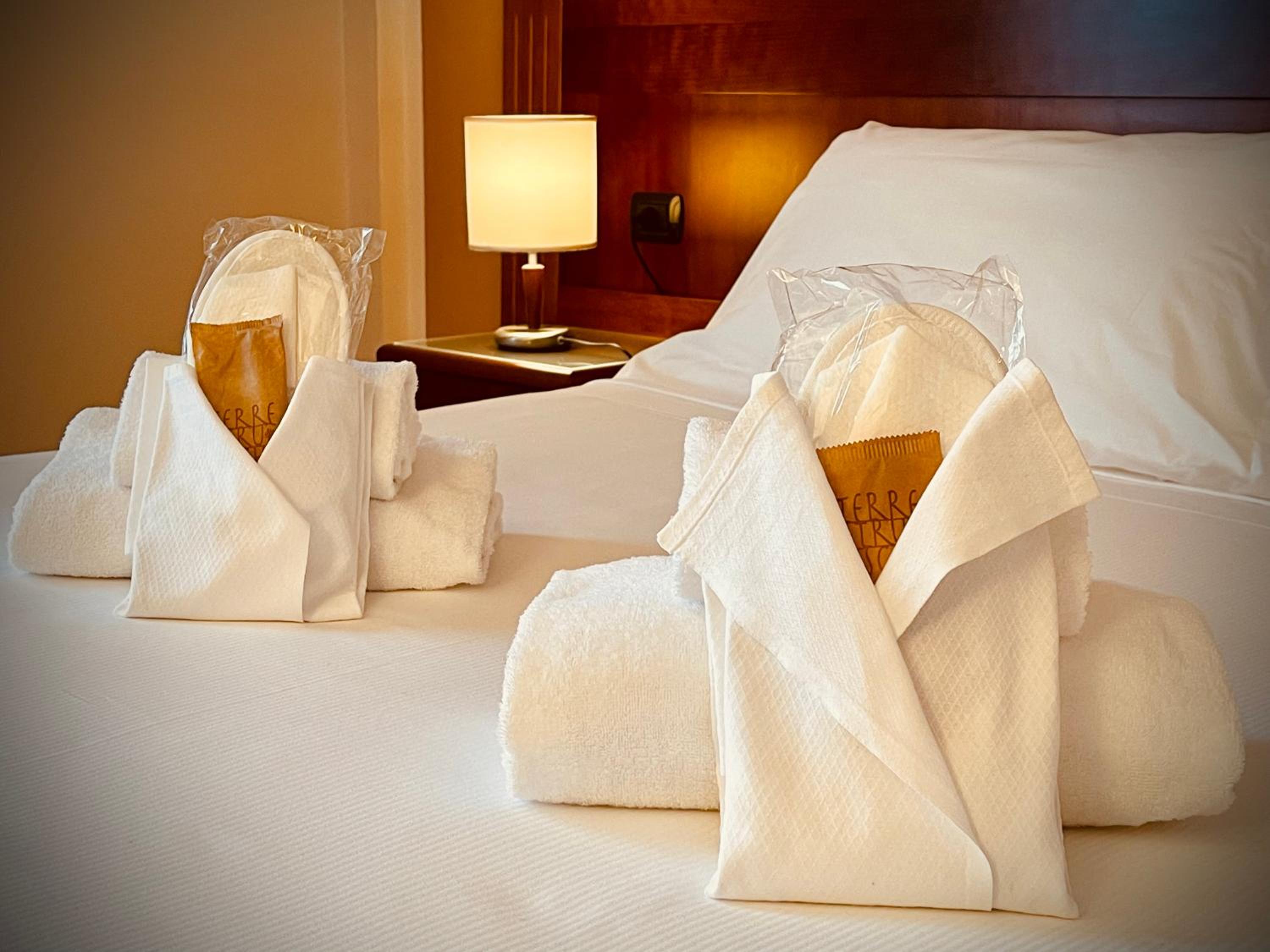 Double or Twin Room - Photo 4
