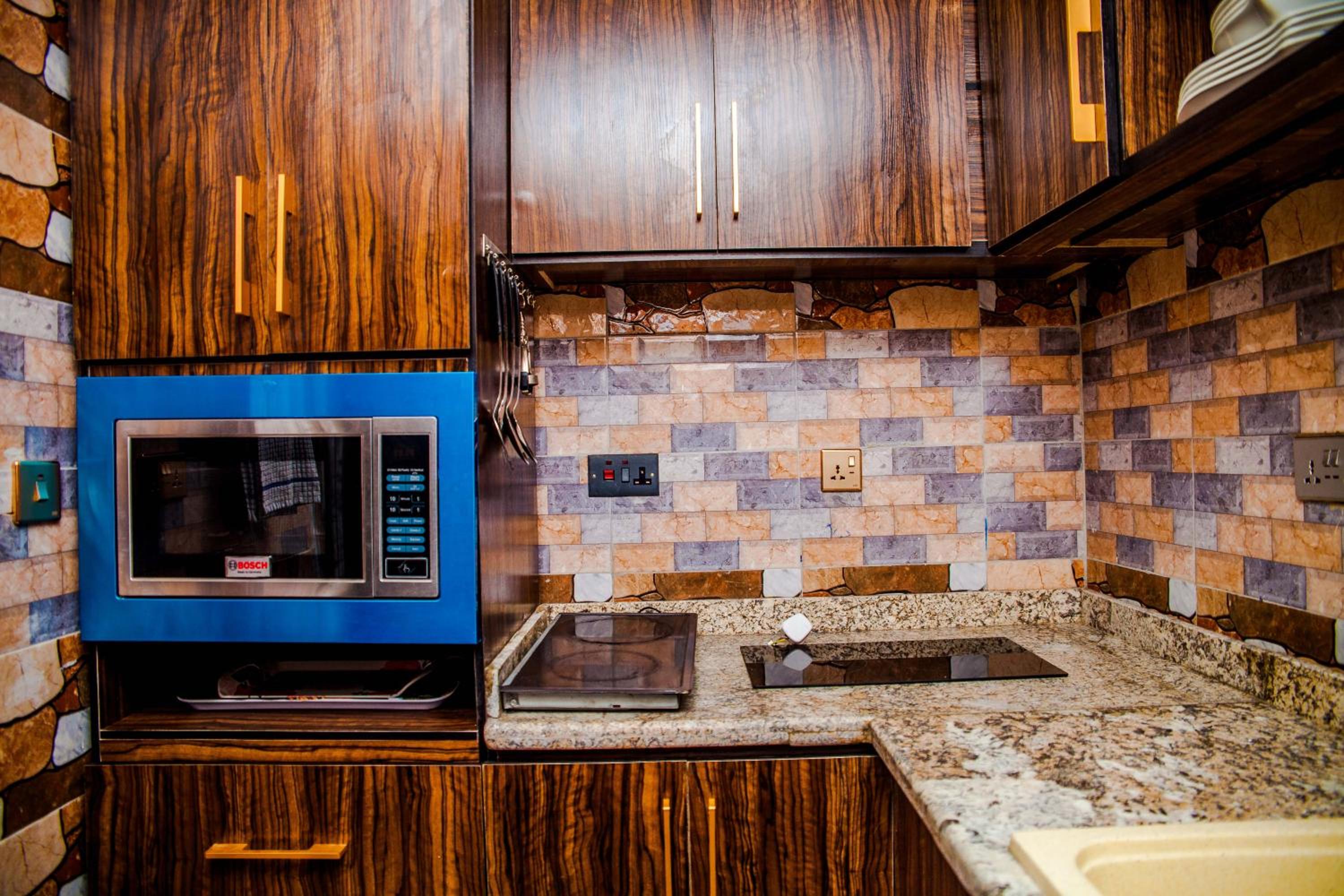 Superior King Suite - Photo 7