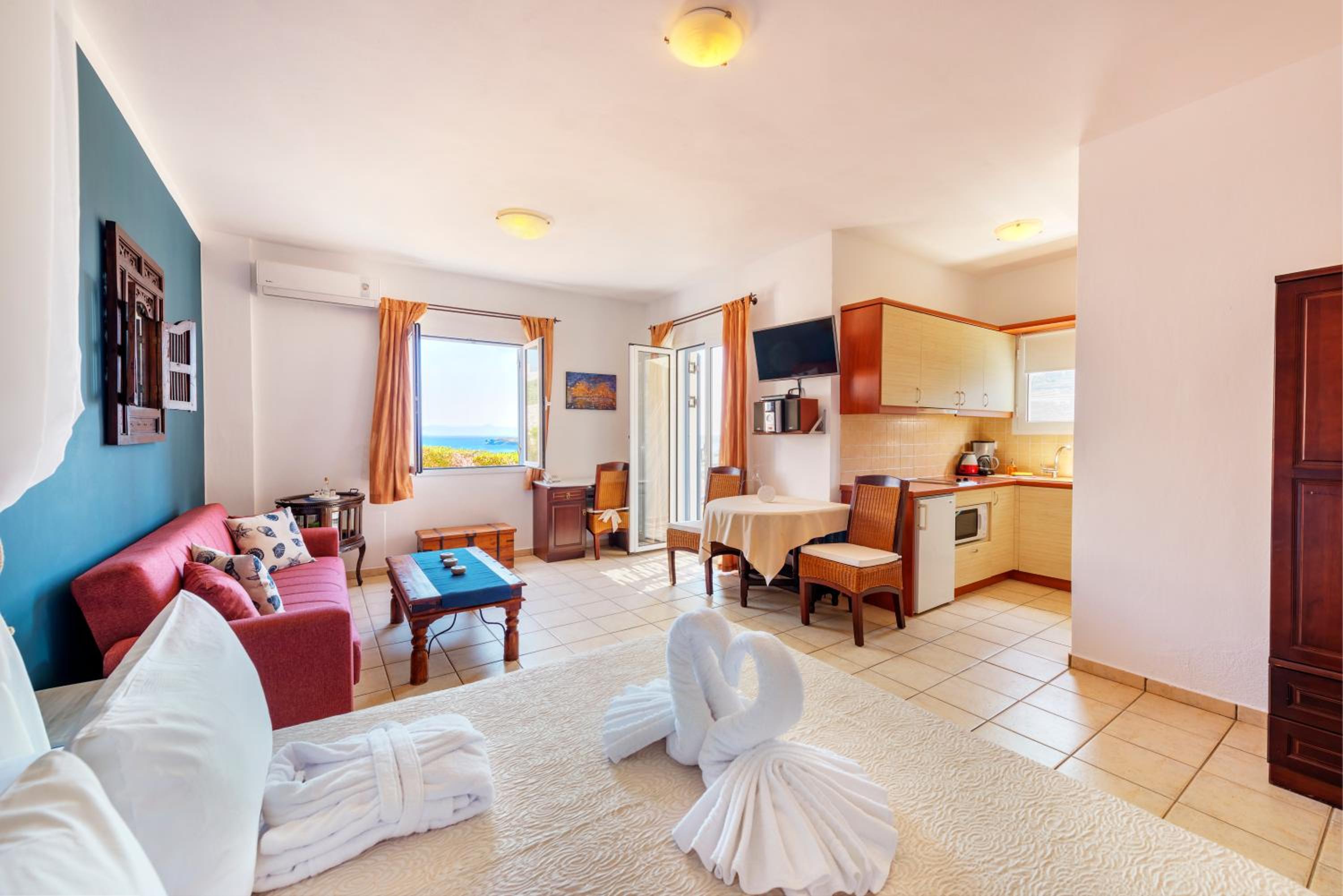 Classic Suite with Sea View - Photo 7