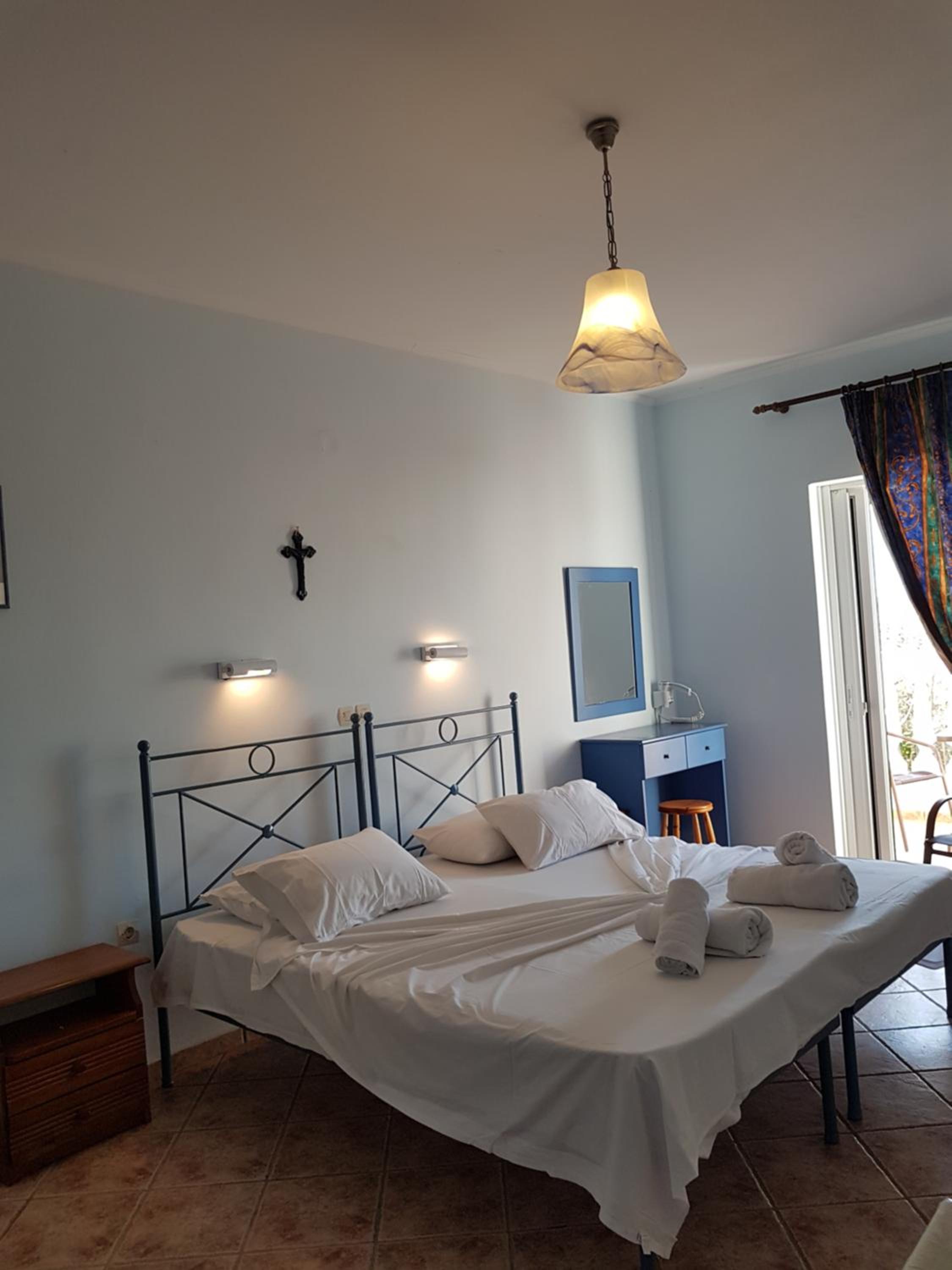 Large Double or Twin Room - Photo 20
