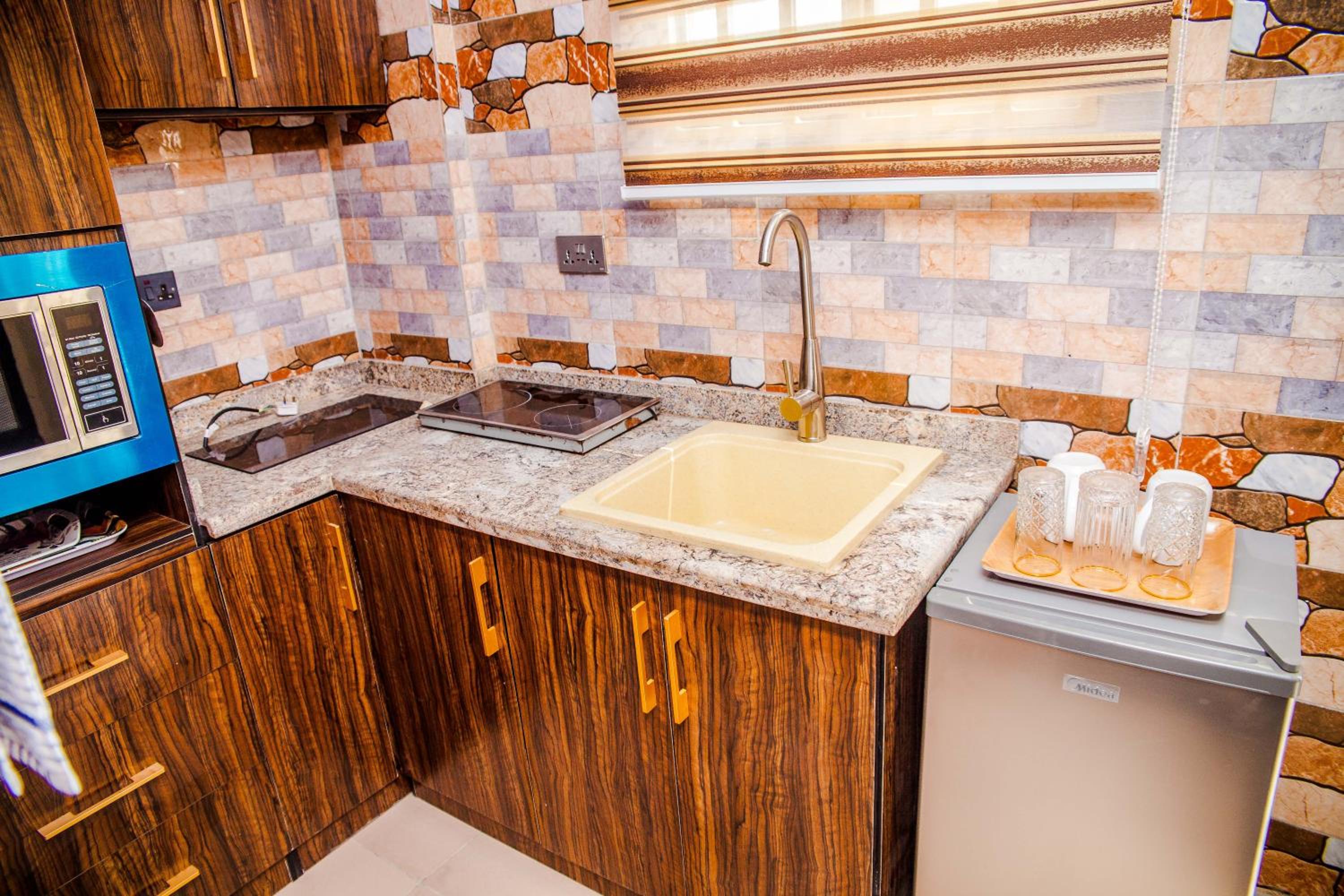 Superior King Suite - Photo 13
