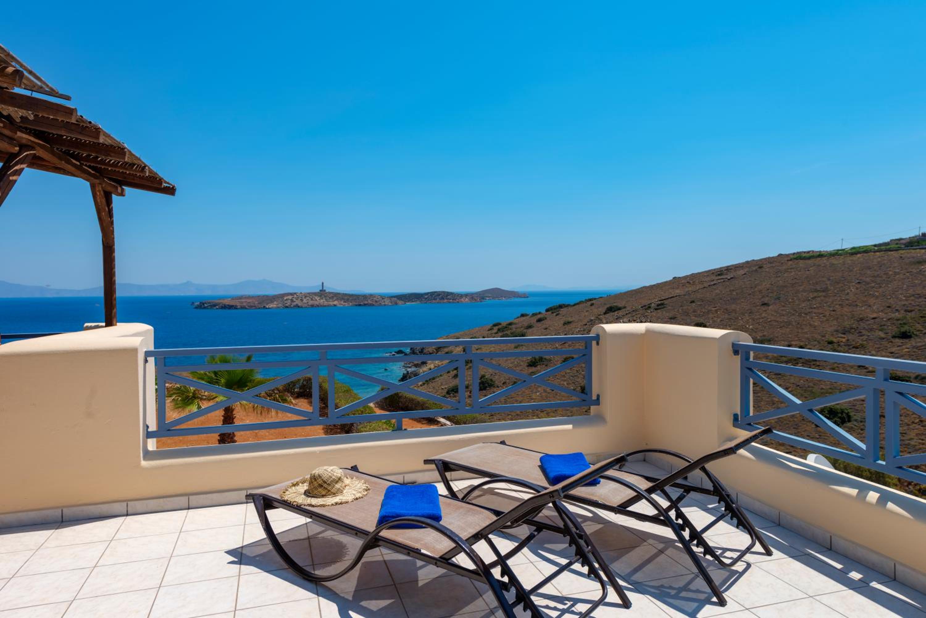 Superior Classic Suite with Sea View - Photo 4