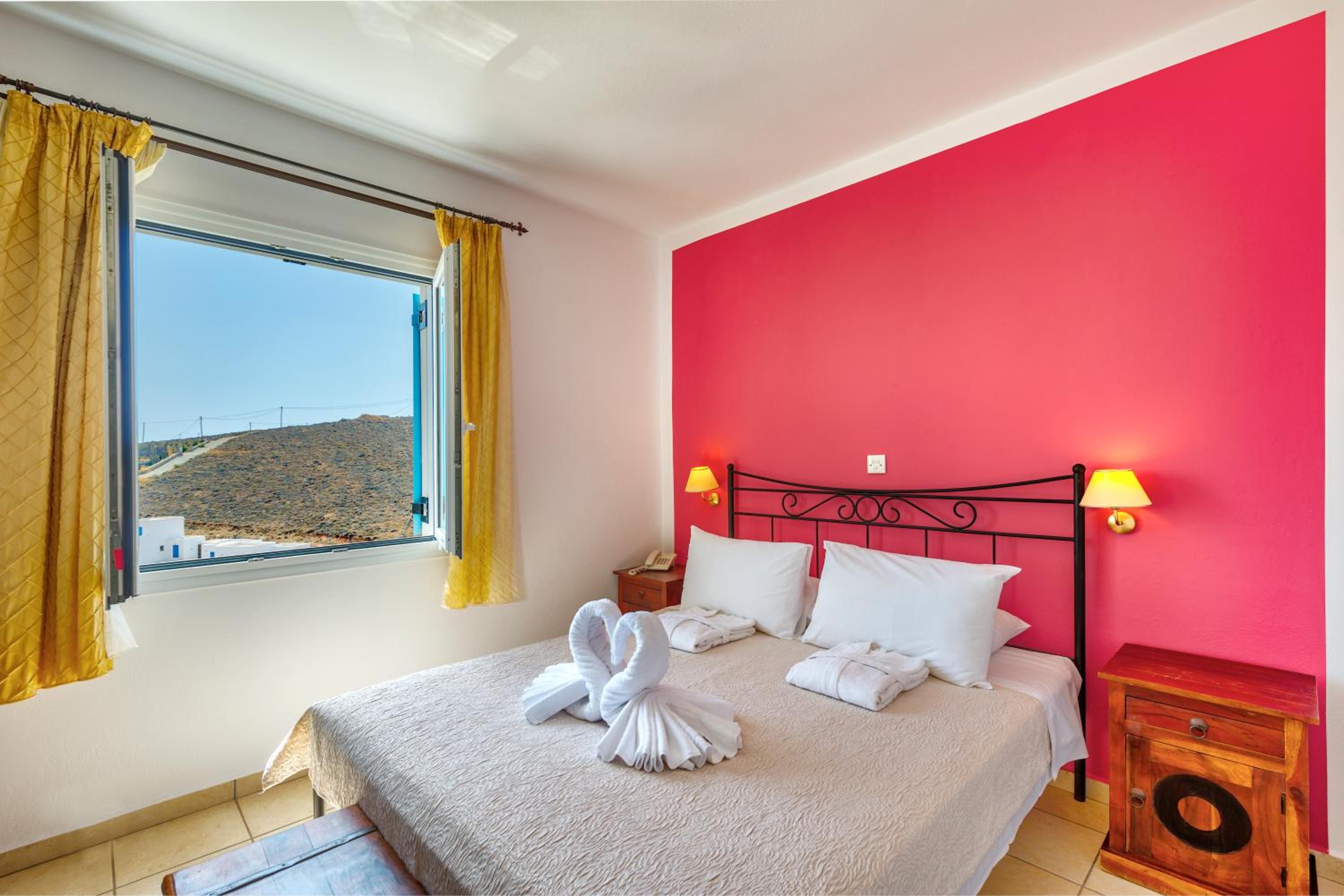 Deluxe Suite With Sea View - Photo 1