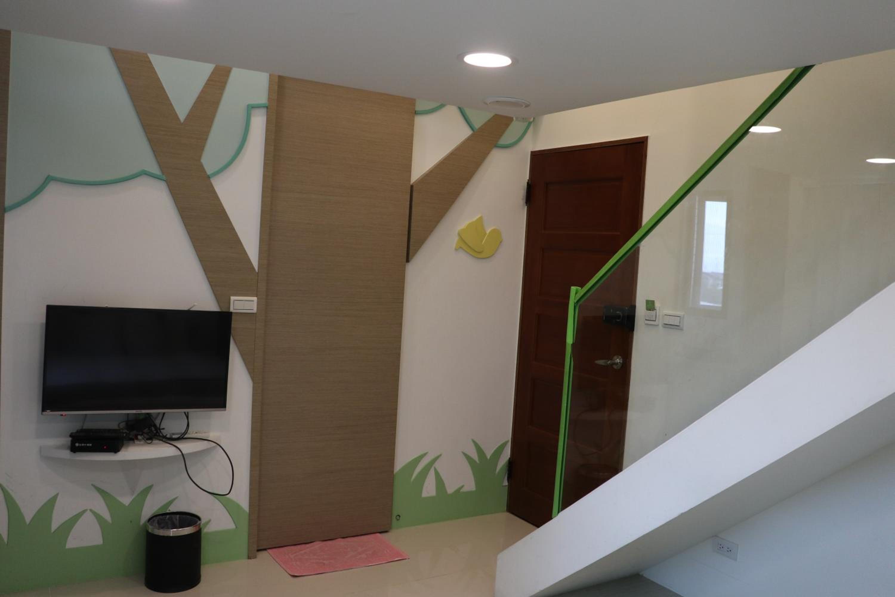 Family Room with Balcony photo 1