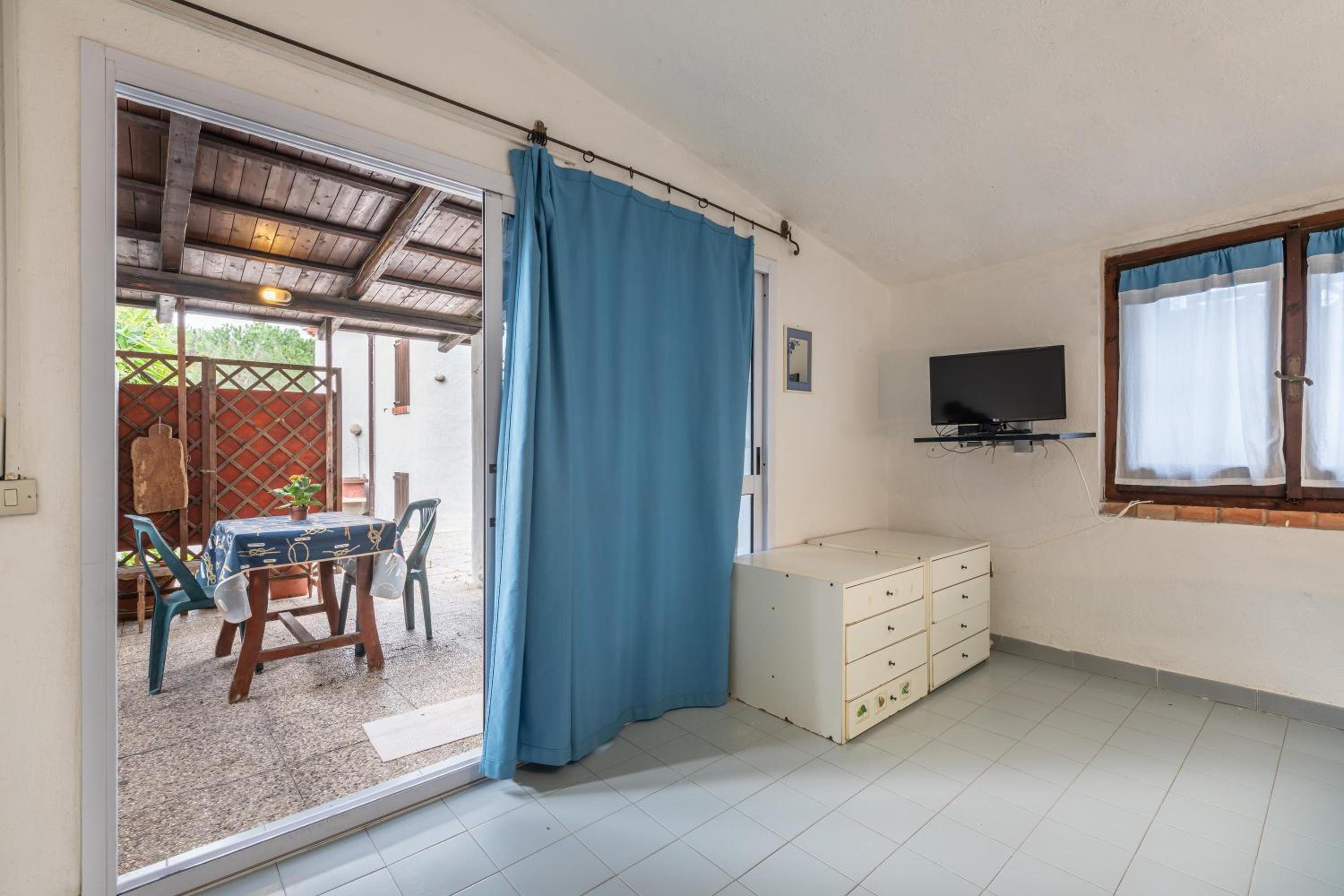 One-Bedroom Apartment with Garden View