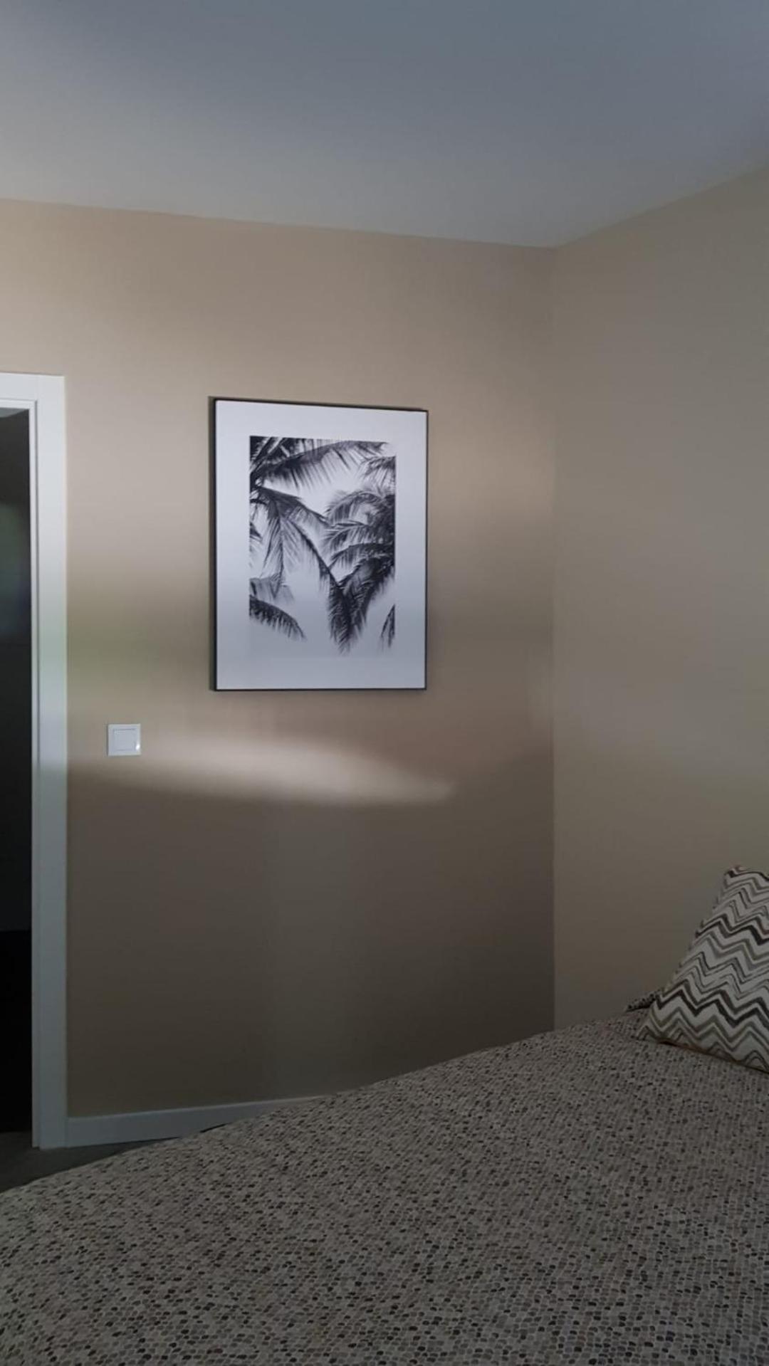Six-Bedroom House photo 1
