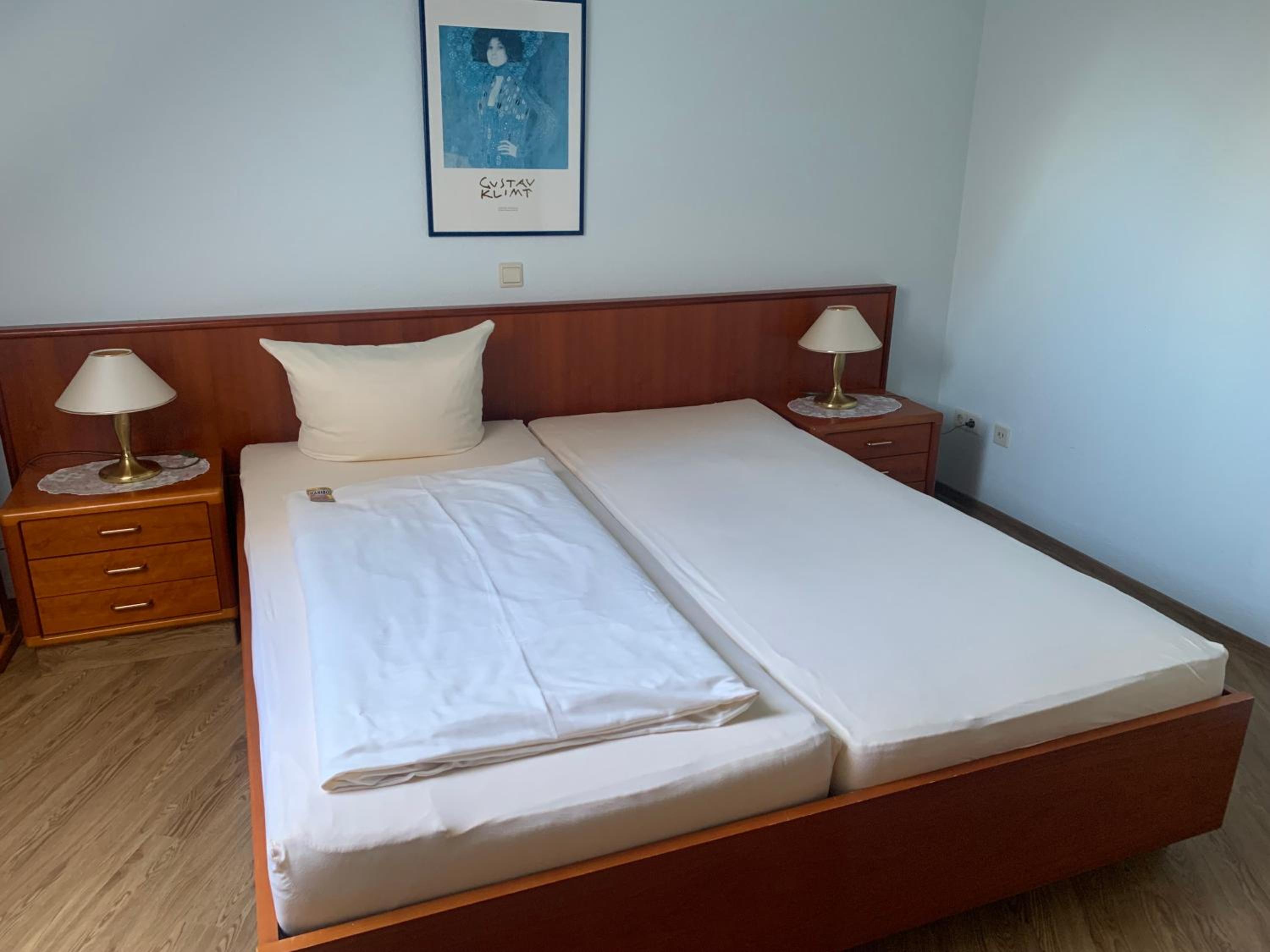 Suite - Photo 1